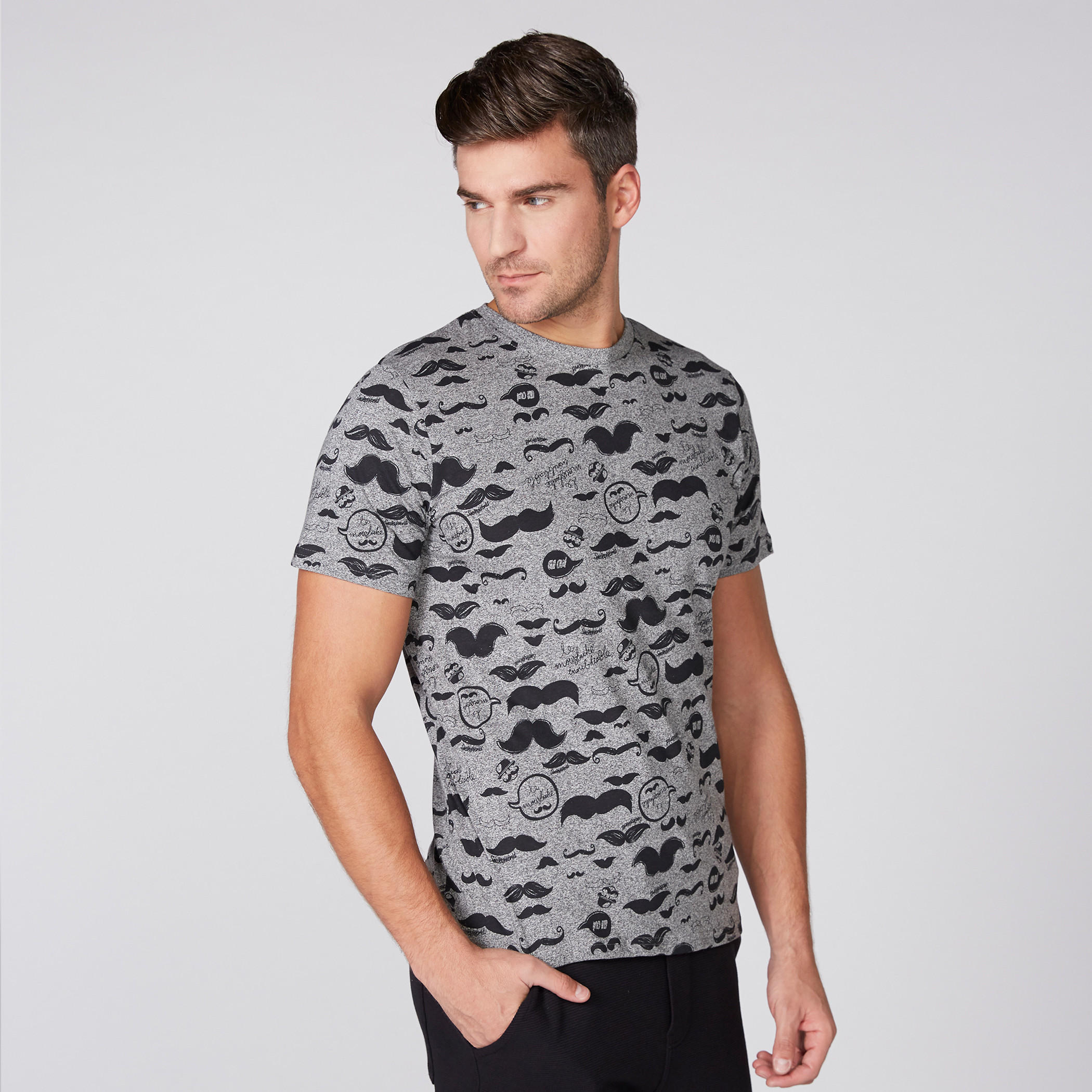 تيشيرت بأكمام قصيرة وياقة مستديرة وطبعات سمايلي وورلد-men-clothing-tshirtsandpolos-tshirts-image-1