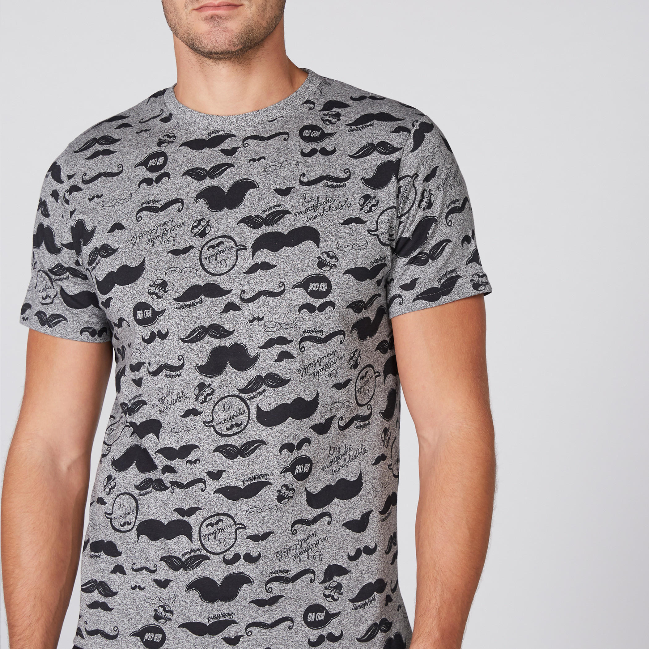 تيشيرت بأكمام قصيرة وياقة مستديرة وطبعات سمايلي وورلد-men-clothing-tshirtsandpolos-tshirts-image-3