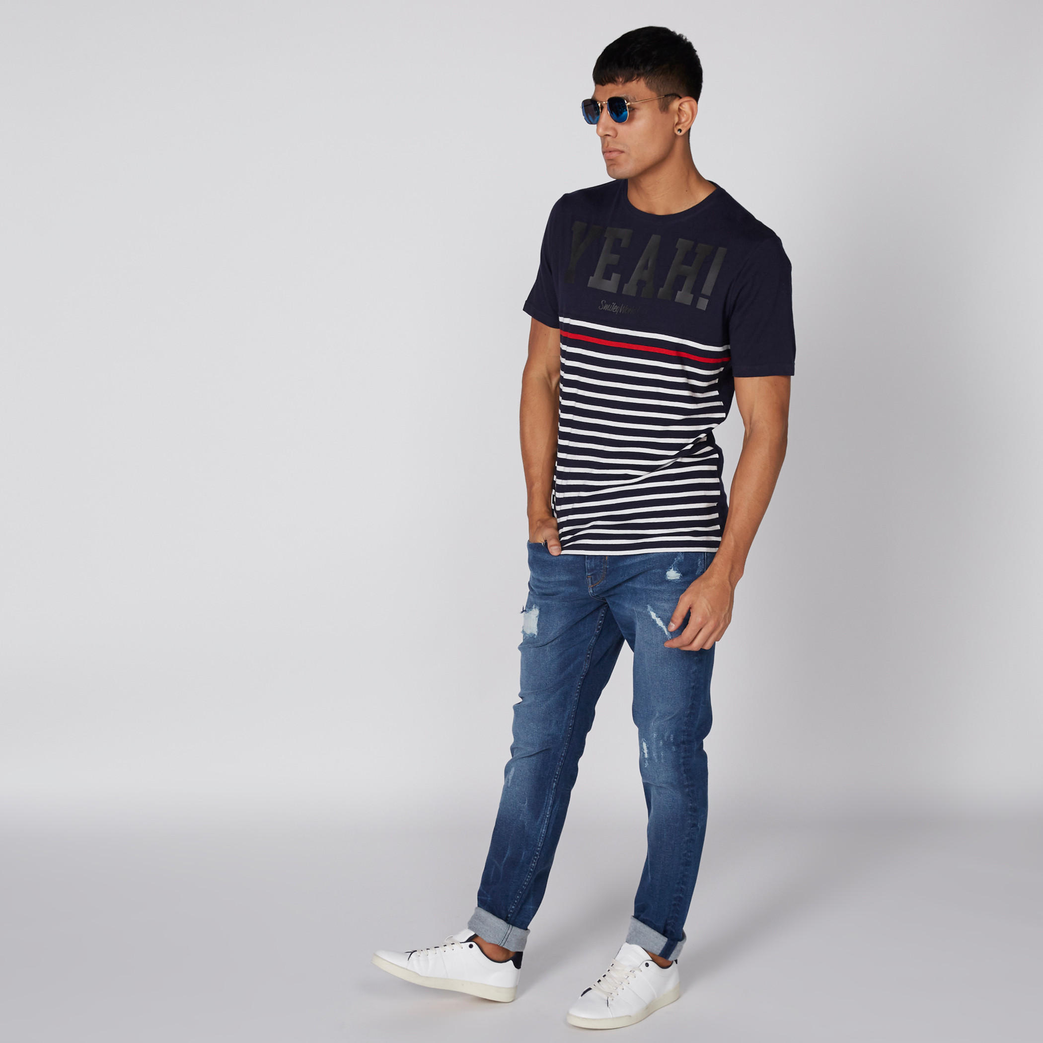 تيشيرت مقلّم بياقة مستديرة وأكمام قصيرة من سمايلي وورلد-men-clothing-tshirtsandpolos-tshirts-image-3