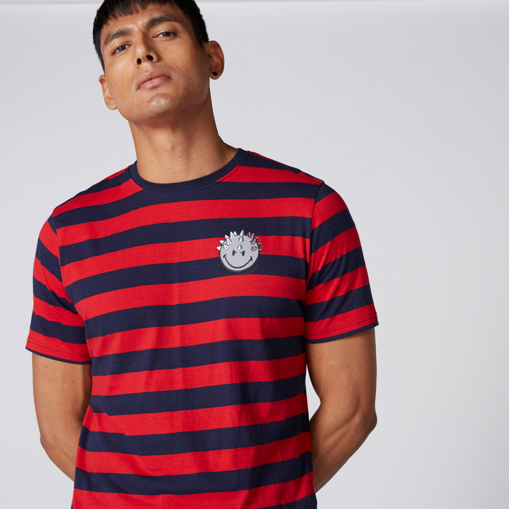تيشيرت بأكمام قصيرة وتقليمات سمايلي وورلد-men-clothing-tshirtsandpolos-tshirts-image-2