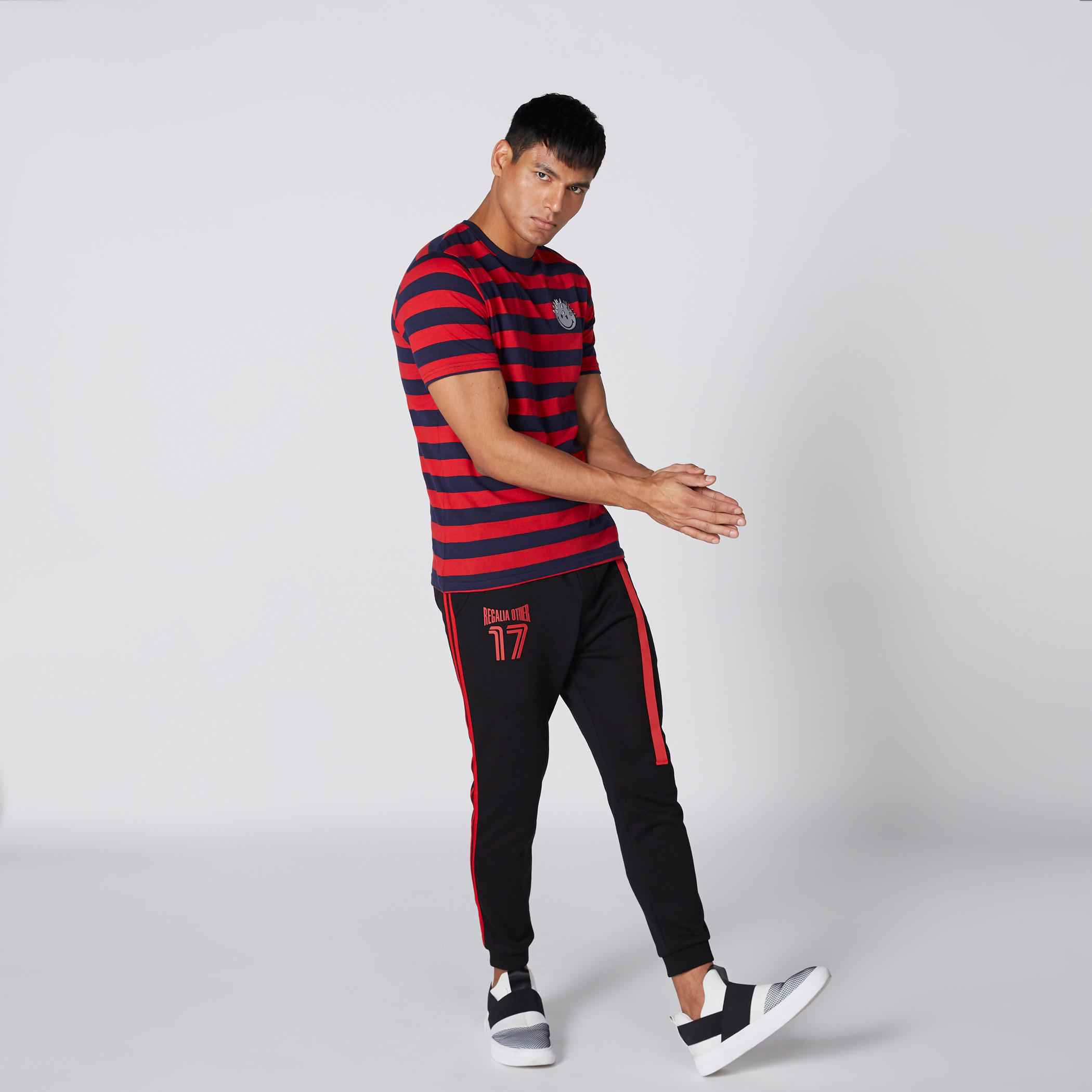 تيشيرت بأكمام قصيرة وتقليمات سمايلي وورلد-men-clothing-tshirtsandpolos-tshirts-image-4