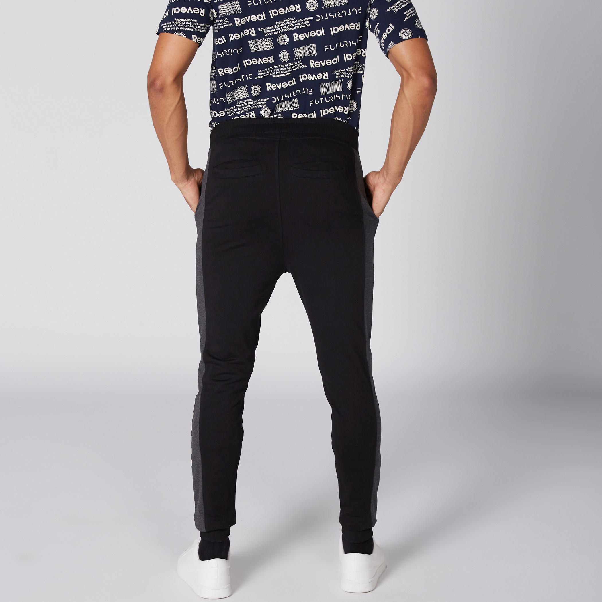 بنطال رياضي بخصر مطّاطي وطبعات سمايلي وورلد-men-clothing-bottoms-trousersandchinos-trousers-image-5