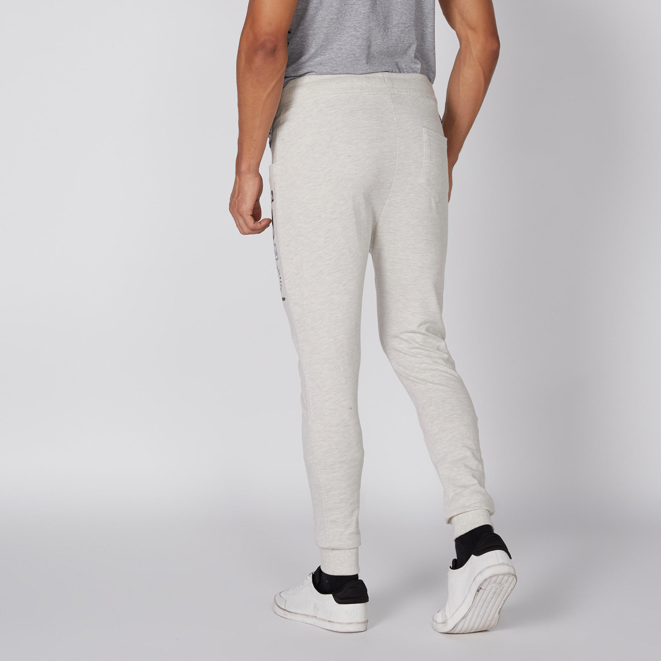 بنطال رياضي طويل بجيوب وطبعات سمايلي وورلد-men-clothing-bottoms-joggers-image-5