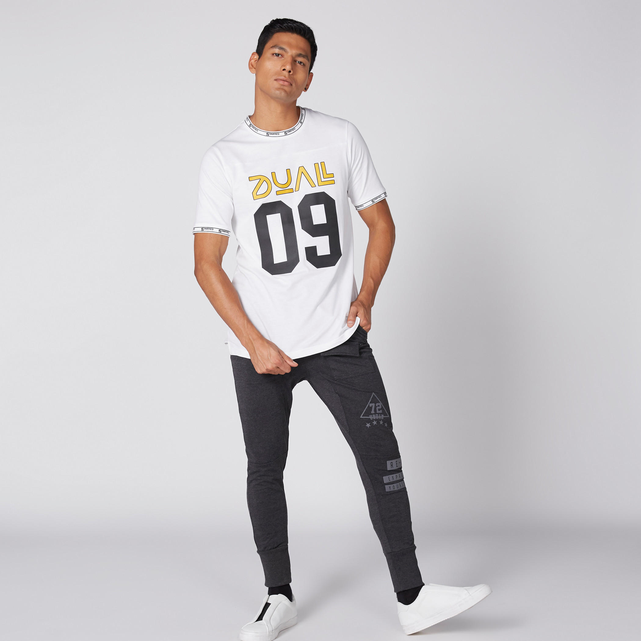 بنطال رياضي بخصر مطّاطي وطبعات سمايلي وورلد-men-clothing-bottoms-joggers-image-2