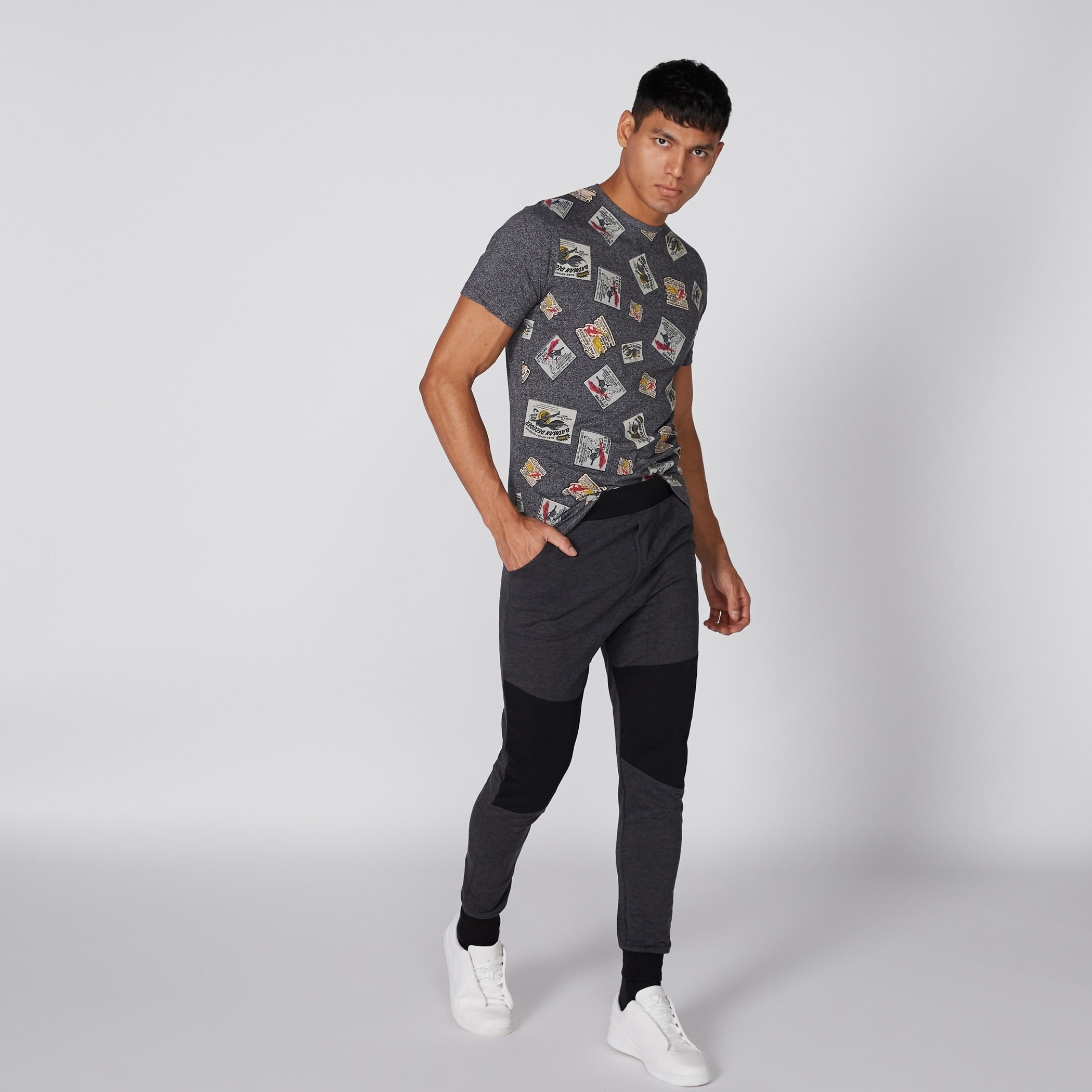 بنطال رياضي طويل بخصر مطاطّي من سمايلي وورلد-men-clothing-bottoms-joggers-image-3