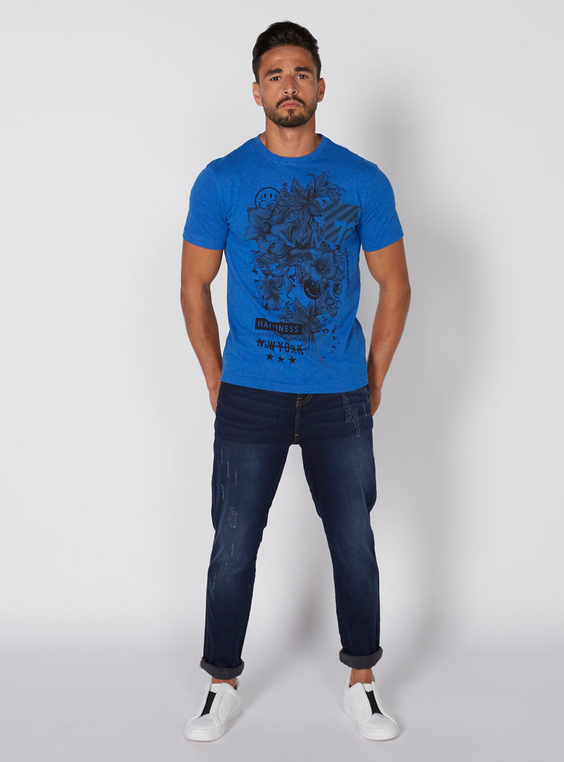 تيشيرت بياقة ضيّقة وأكمام قصيرة وطبعات سمايلي وورلد-men-clothing-tshirtsandpolos-tshirts-image-2