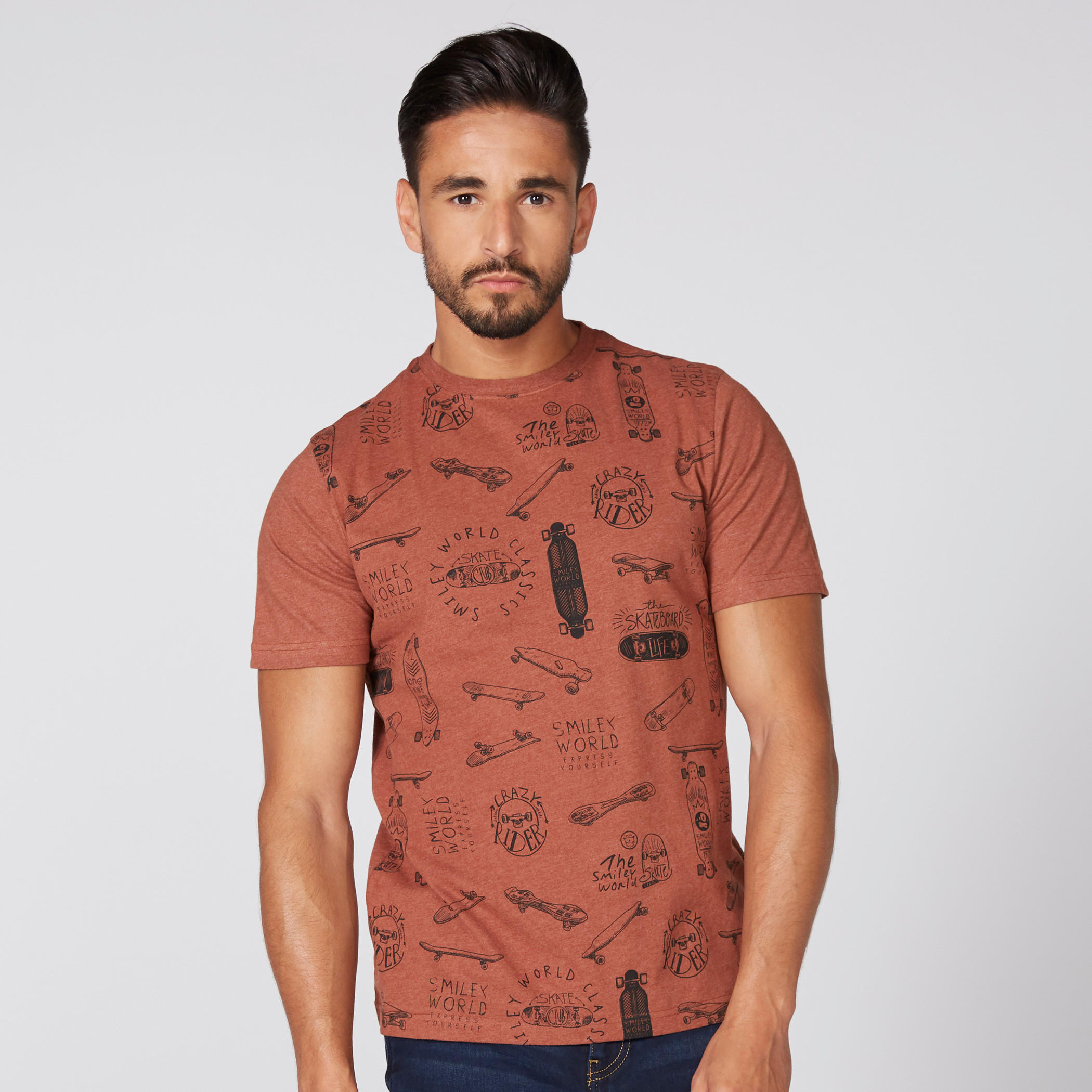 تيشيرت بياقة مستديرة وأكمام قصيرة مع طبعات سمايلي وورلد-men-clothing-tshirtsandpolos-tshirts-image-1