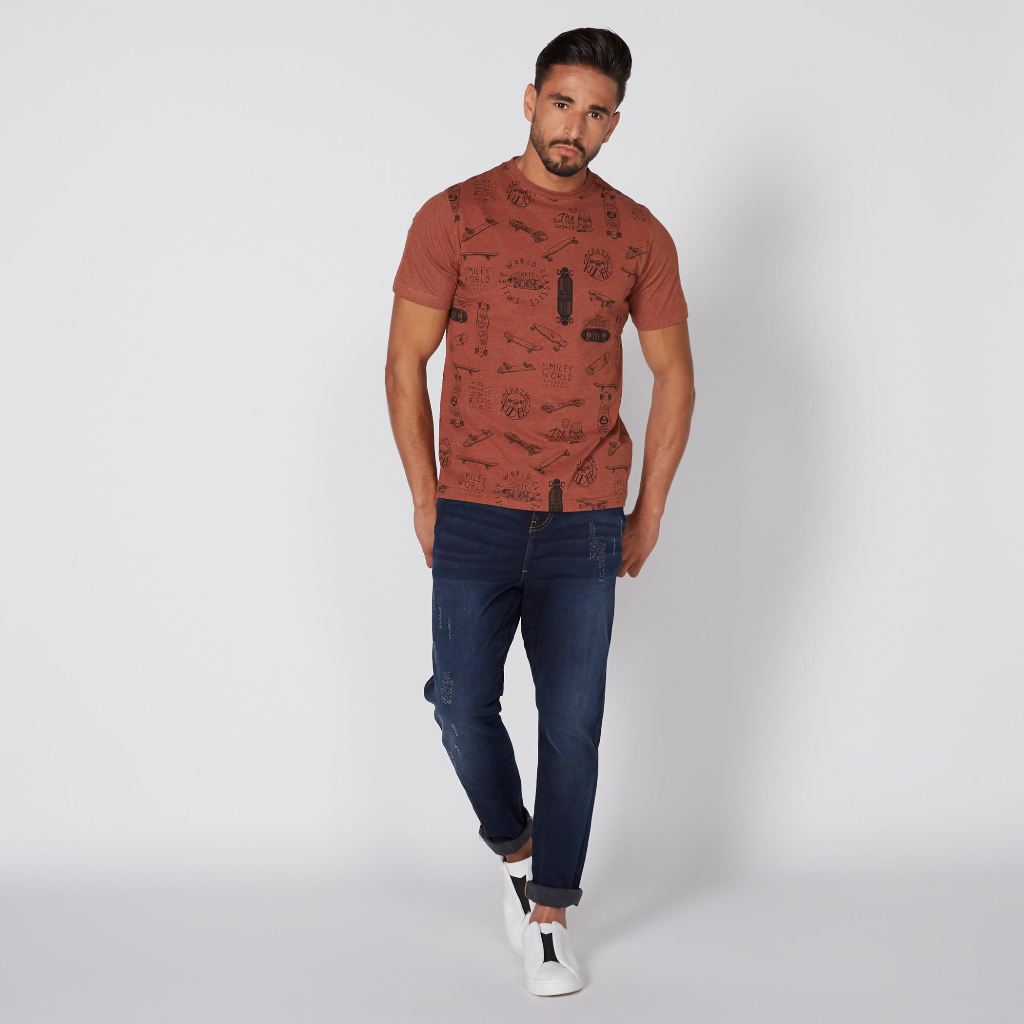 تيشيرت بياقة مستديرة وأكمام قصيرة مع طبعات سمايلي وورلد-men-clothing-tshirtsandpolos-tshirts-image-2