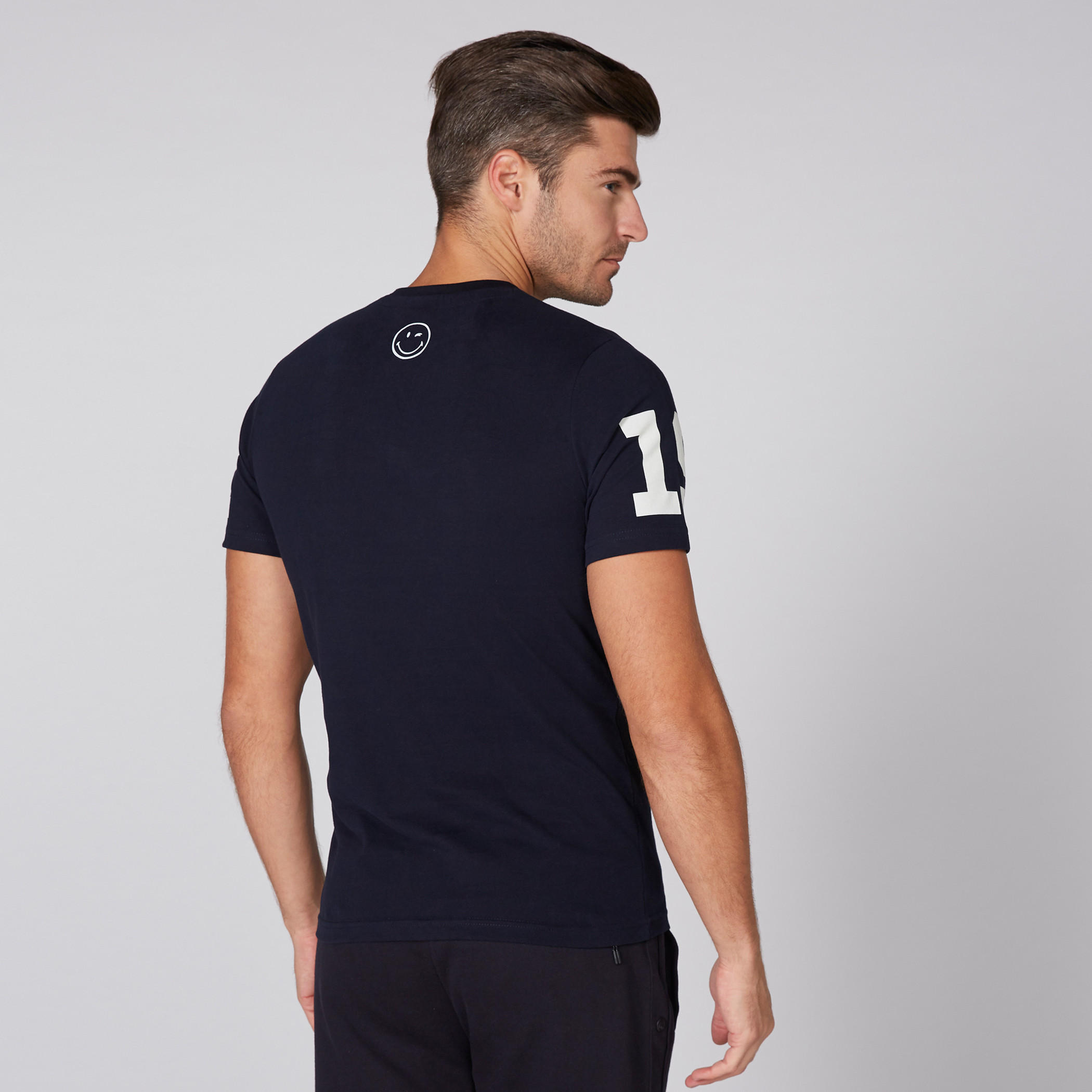 تيشيرت بأكمام قصيرة وياقة مستديرة وطبعات سمايلي وورلد-men-clothing-tshirtsandpolos-tshirts-image-4