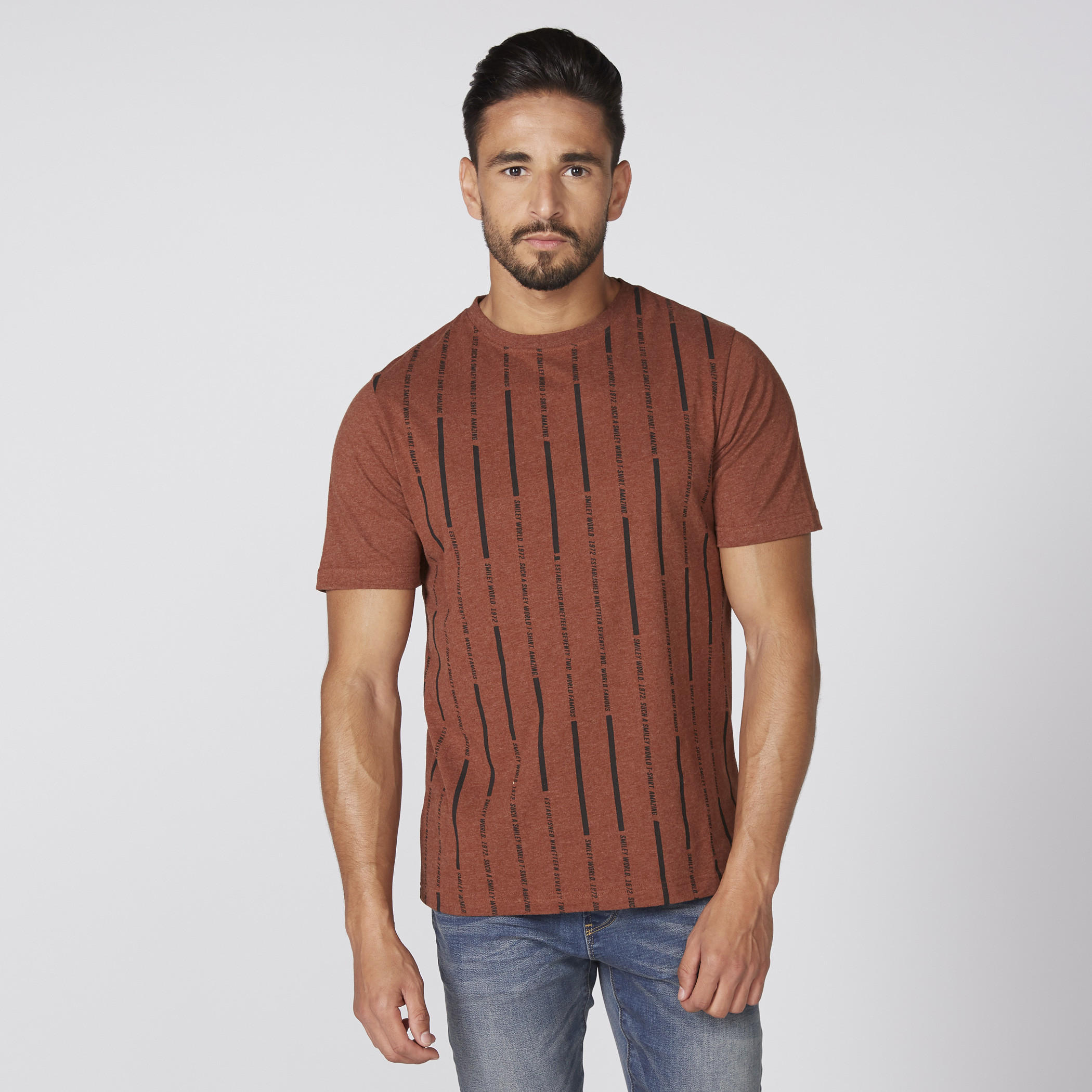 تيشيرت بياقة ضيّقة وأكمام قصيرة وطبعات سمايلي وورلد-men-clothing-tshirtsandpolos-tshirts-image-1