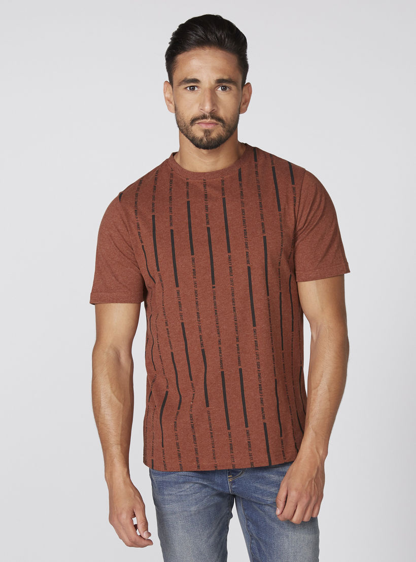 تيشيرت بياقة ضيّقة وأكمام قصيرة وطبعات سمايلي وورلد-men-clothing-tshirtsandpolos-tshirts-image-1