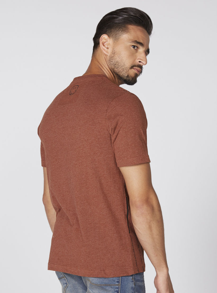 تيشيرت بياقة ضيّقة وأكمام قصيرة وطبعات سمايلي وورلد-men-clothing-tshirtsandpolos-tshirts-image-4