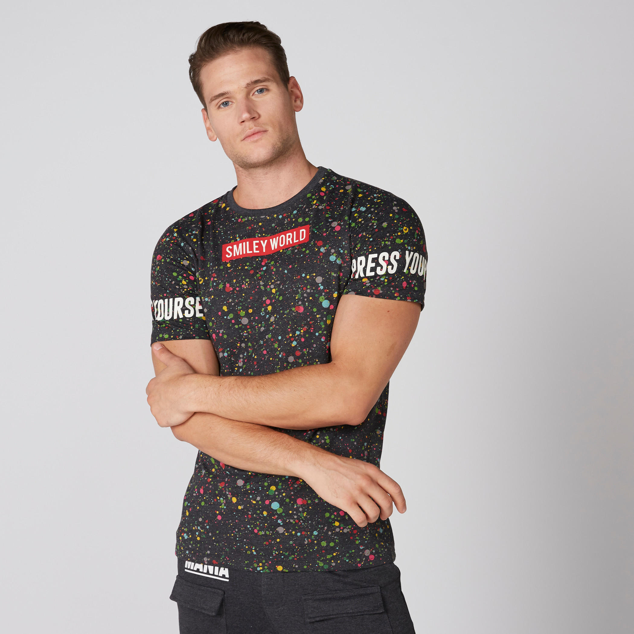 تيشيرت بأكمام قصيرة وياقة مستديرة وطبعات سمايلي وورلد-men-clothing-tshirtsandpolos-tshirts-image-1