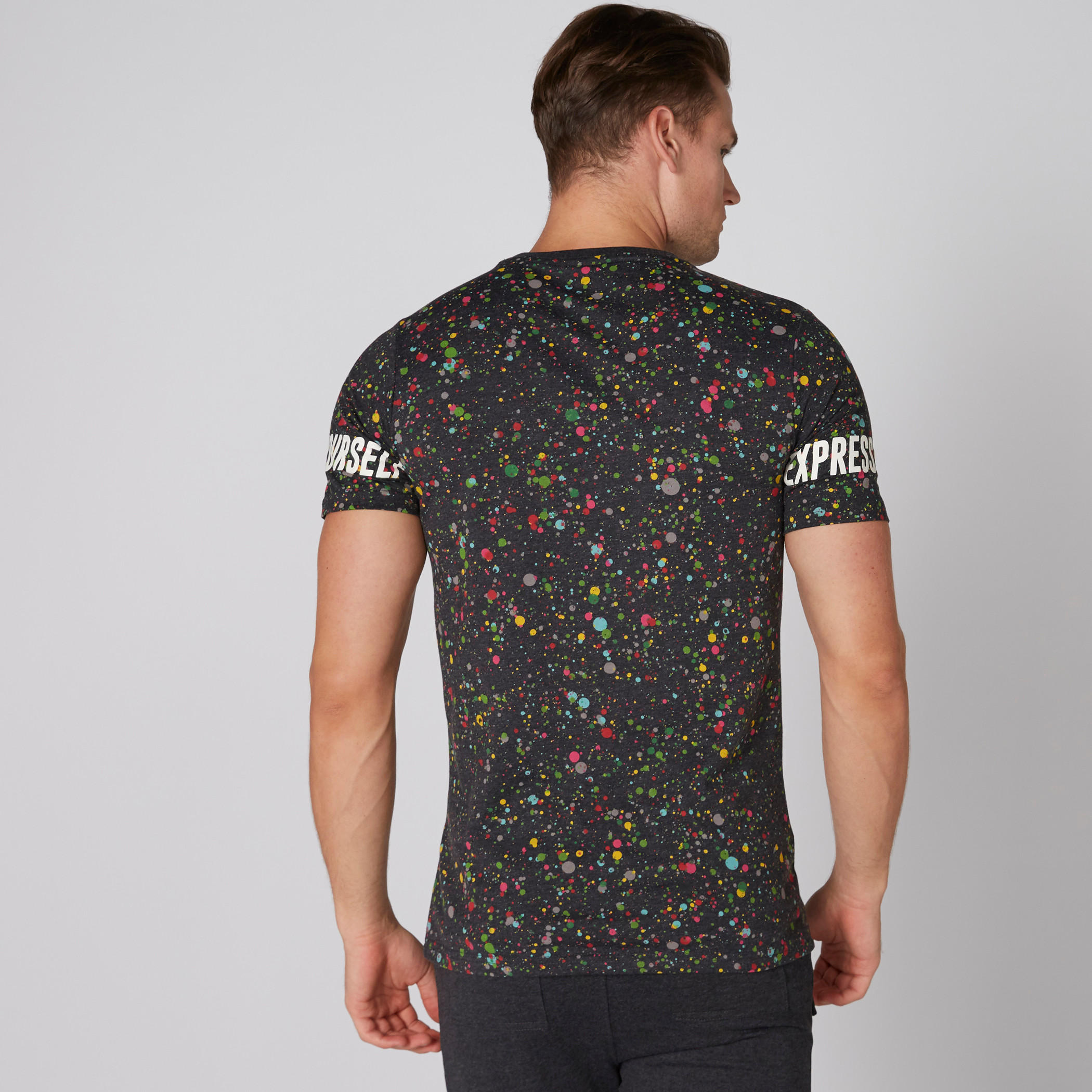 تيشيرت بأكمام قصيرة وياقة مستديرة وطبعات سمايلي وورلد-men-clothing-tshirtsandpolos-tshirts-image-2
