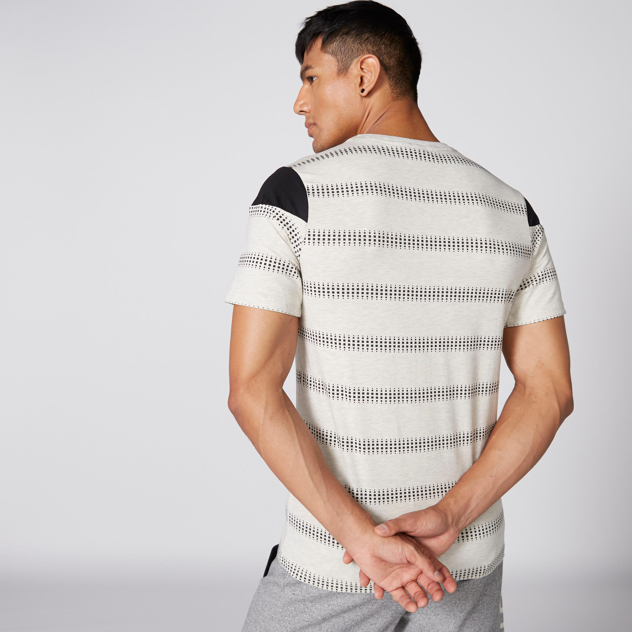 تيشيرت بياقة مستديرة وأكمام قصيرة وطبعات-men-clothing-tshirtsandpolos-tshirts-image-2