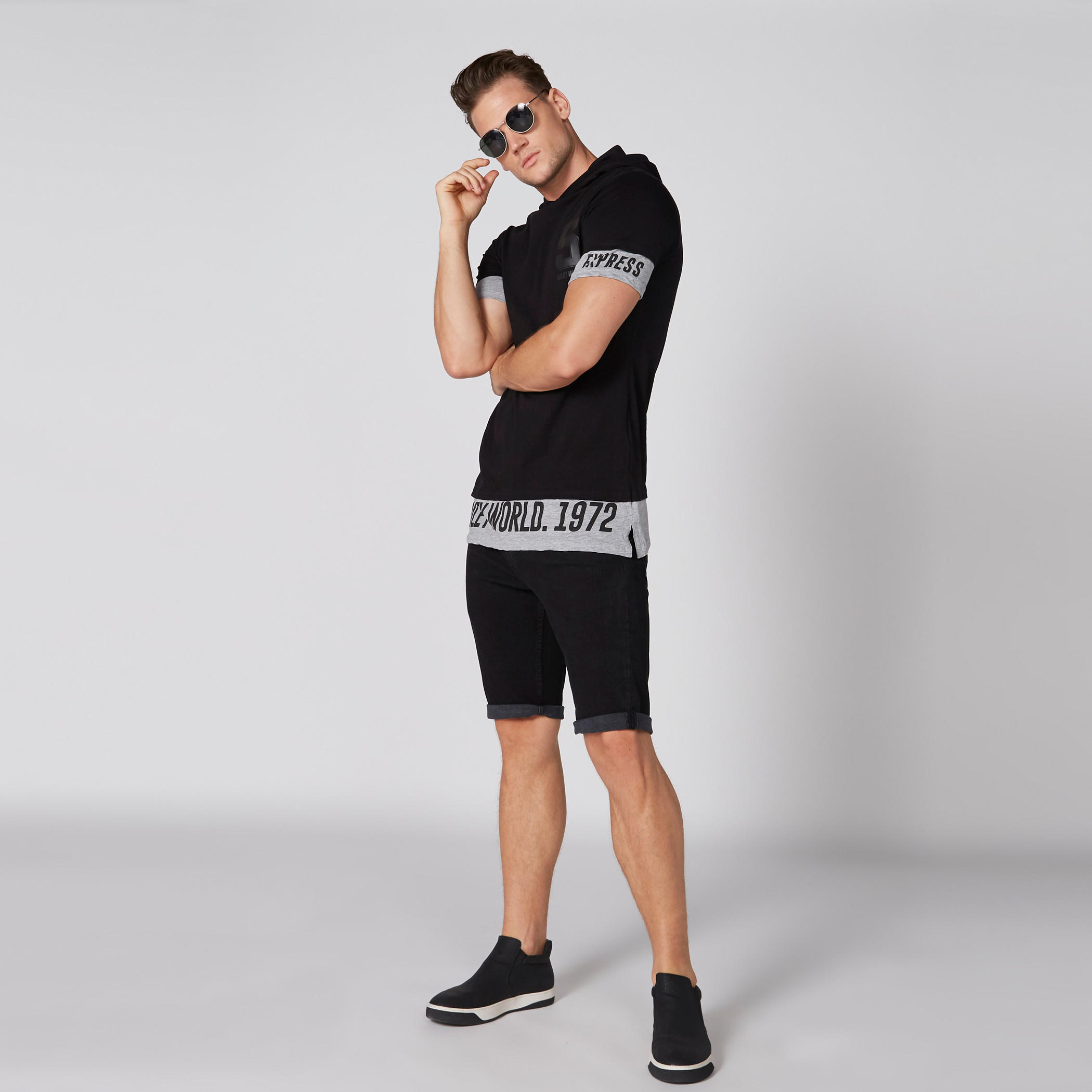 تيشيرت بأكمام قصيرة وقبعة وطبعات سمايلي وورلد-men-clothing-tshirtsandpolos-tshirts-image-3