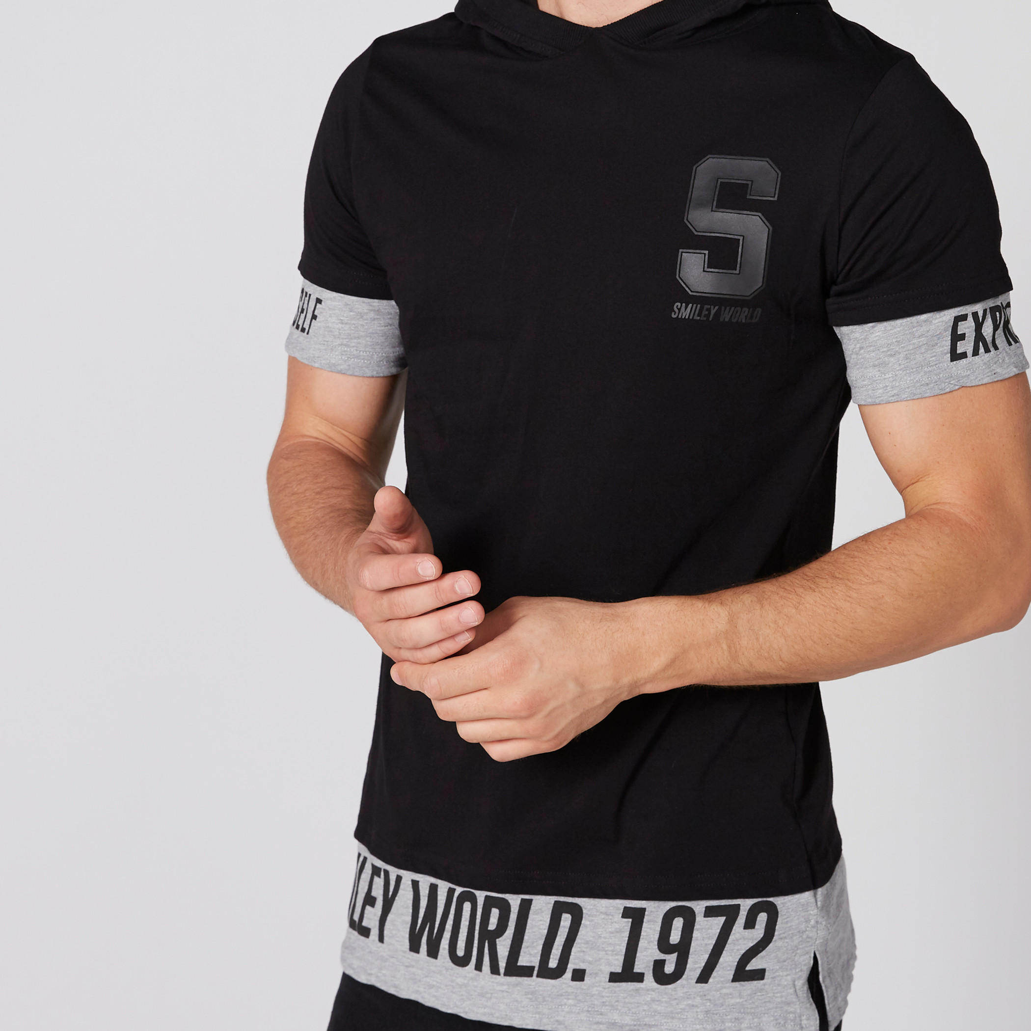 تيشيرت بأكمام قصيرة وقبعة وطبعات سمايلي وورلد-men-clothing-tshirtsandpolos-tshirts-image-4