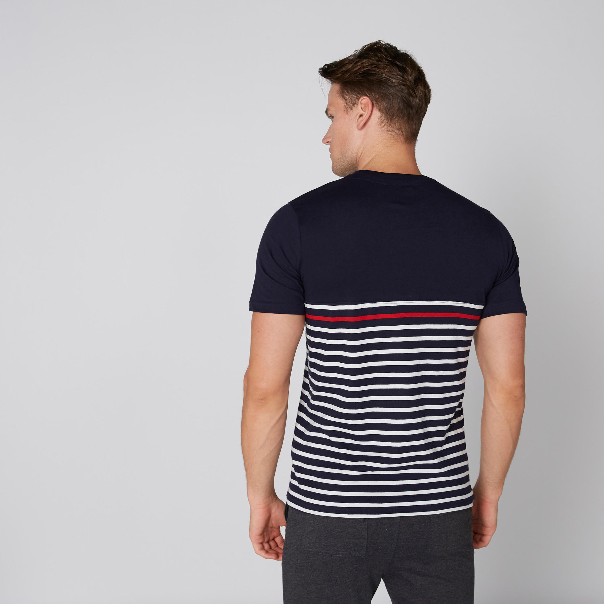 تيشيرت مقلّم بياقة مستديرة وأكمام قصيرة من سمايلي وورلد-men-clothing-tshirtsandpolos-tshirts-image-2