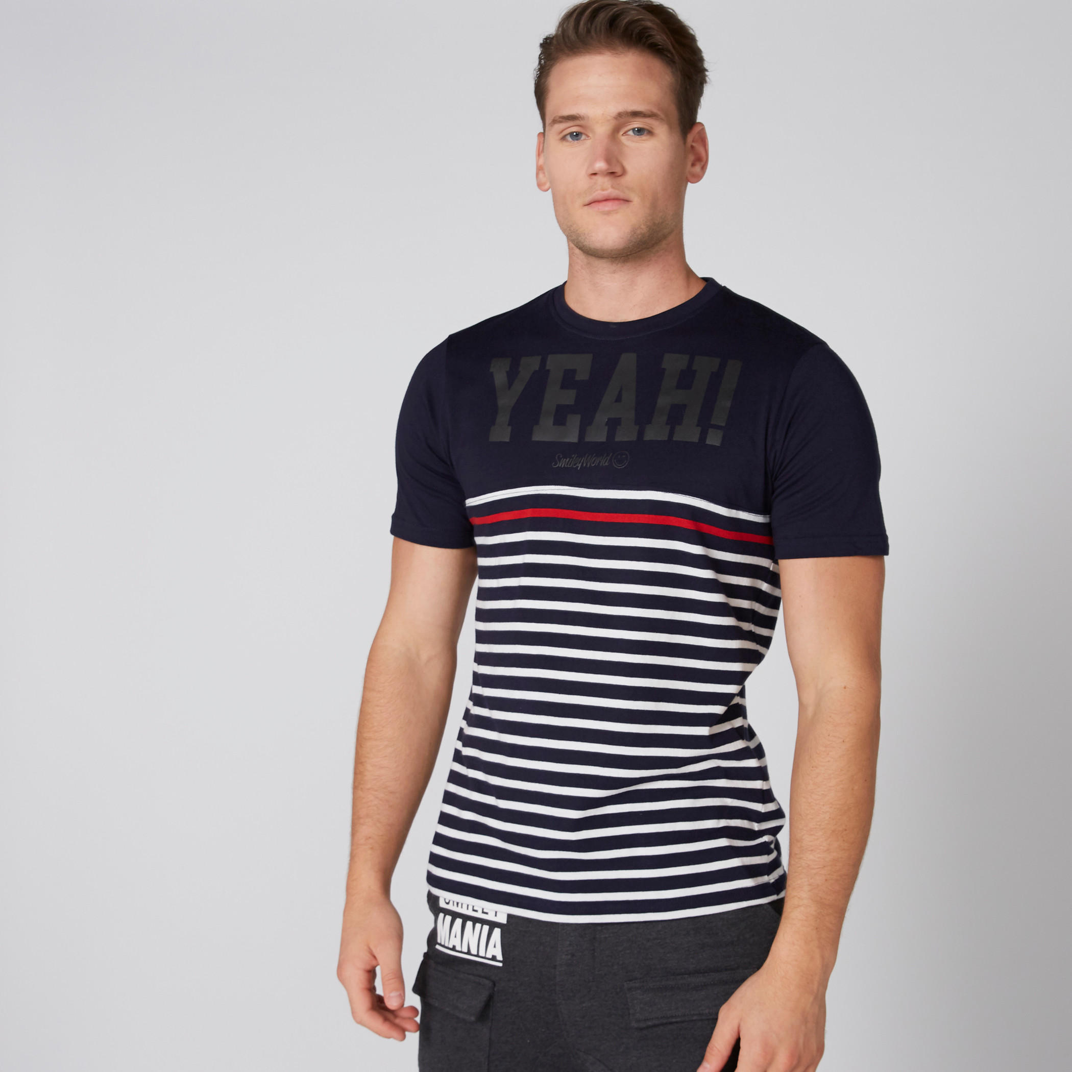 تيشيرت مقلّم بياقة مستديرة وأكمام قصيرة من سمايلي وورلد-men-clothing-tshirtsandpolos-tshirts-image-3