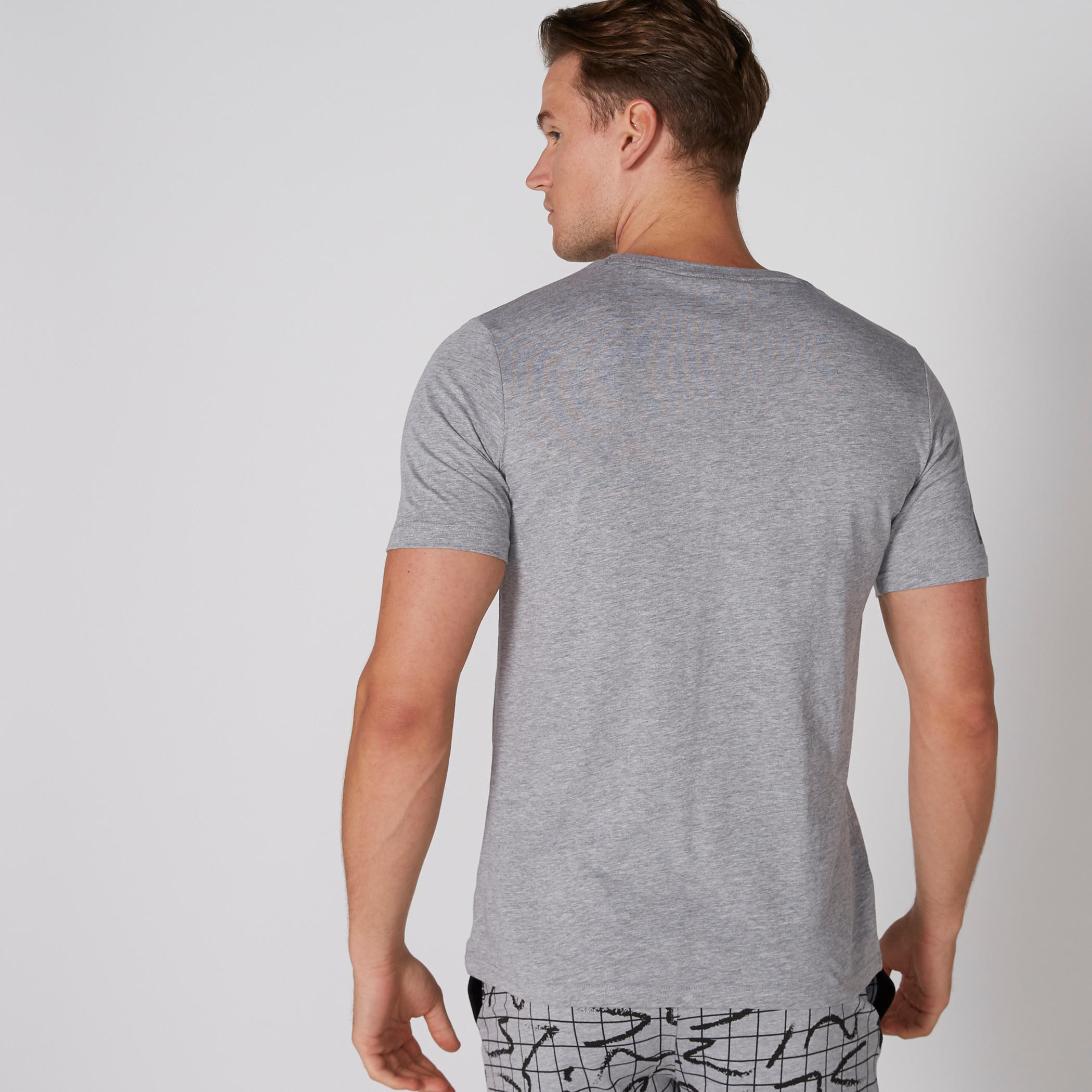 تيشيرت بأكمام قصيرة وياقة مستديرة وطبعات سمايلي وورلد-men-clothing-tshirtsandpolos-tshirts-image-2