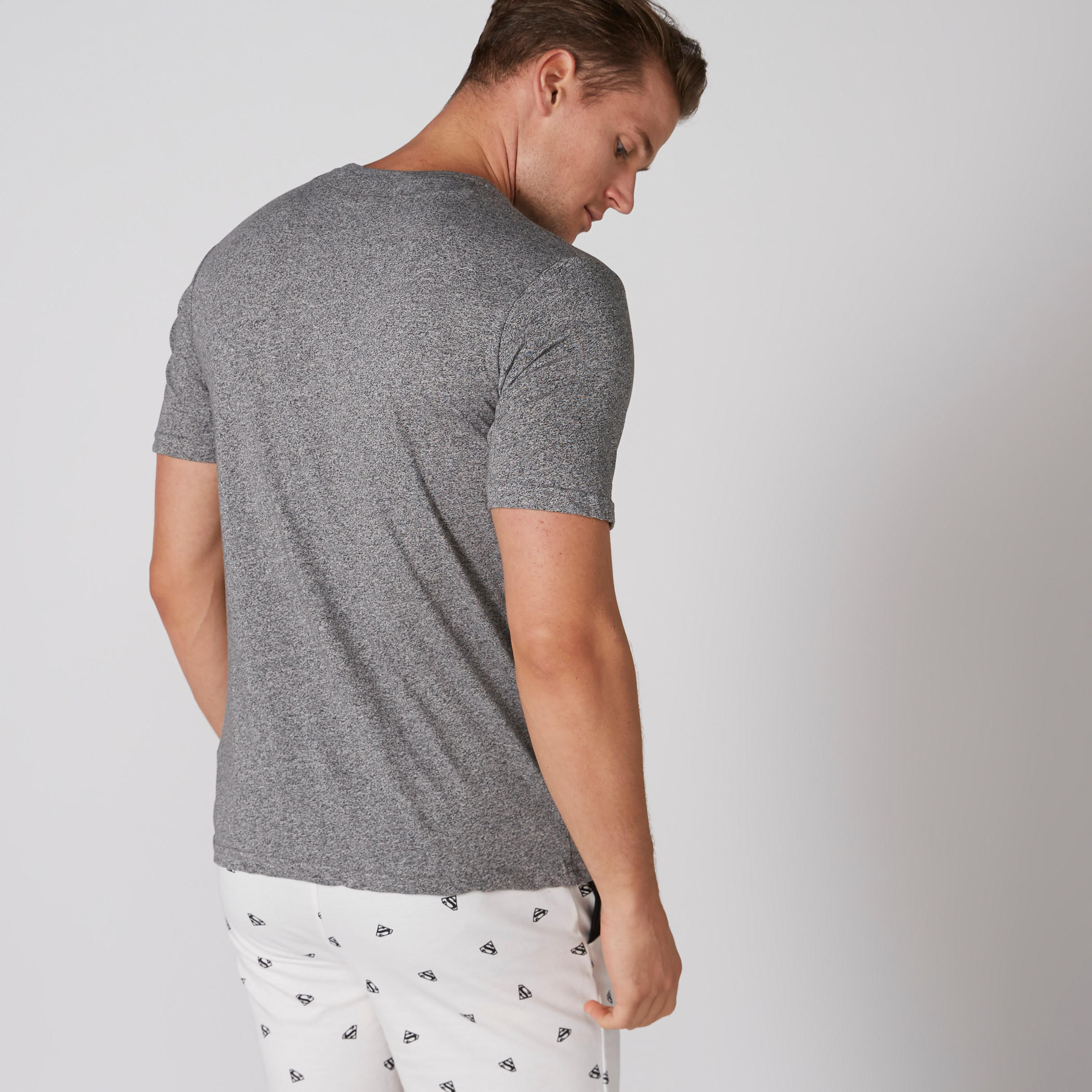 تيشيرت بأكمام قصيرة وياقة مستديرة وطبعات سمايلي وورلد-men-clothing-tshirtsandpolos-tshirts-image-2