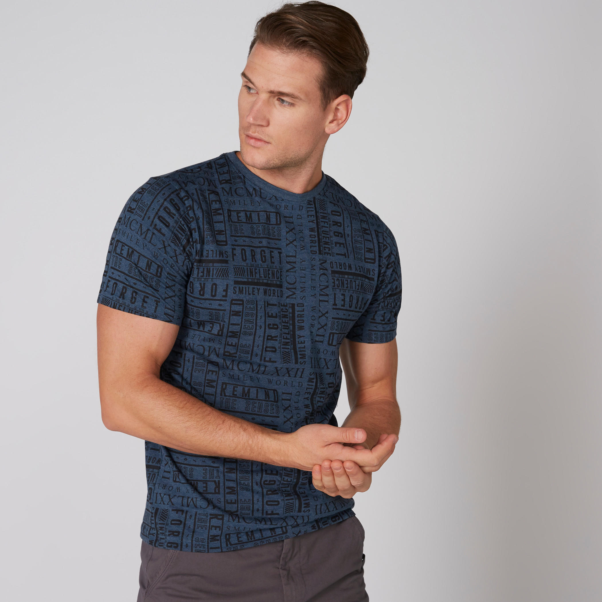تيشيرت بأكمام قصيرة وياقة مستديرة وطبعات سمايلي وورلد-men-clothing-tshirtsandpolos-tshirts-image-3