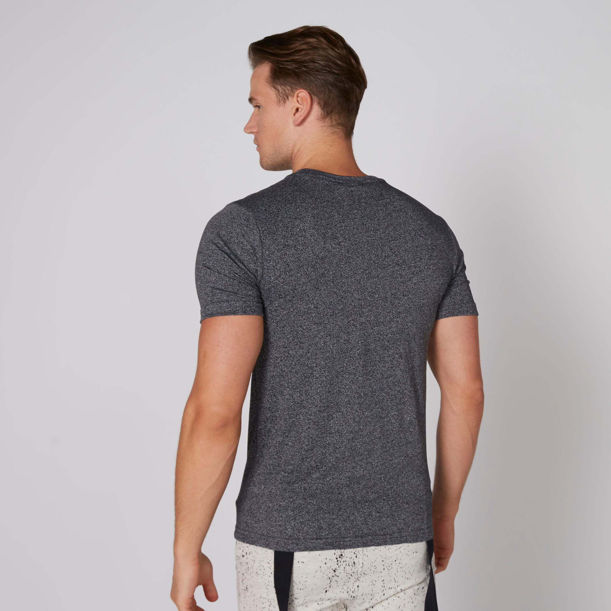 تيشيرت بأكمام قصيرة وياقة مستديرة وطبعات سمايلي وورلد-men-clothing-tshirtsandpolos-tshirts-image-2