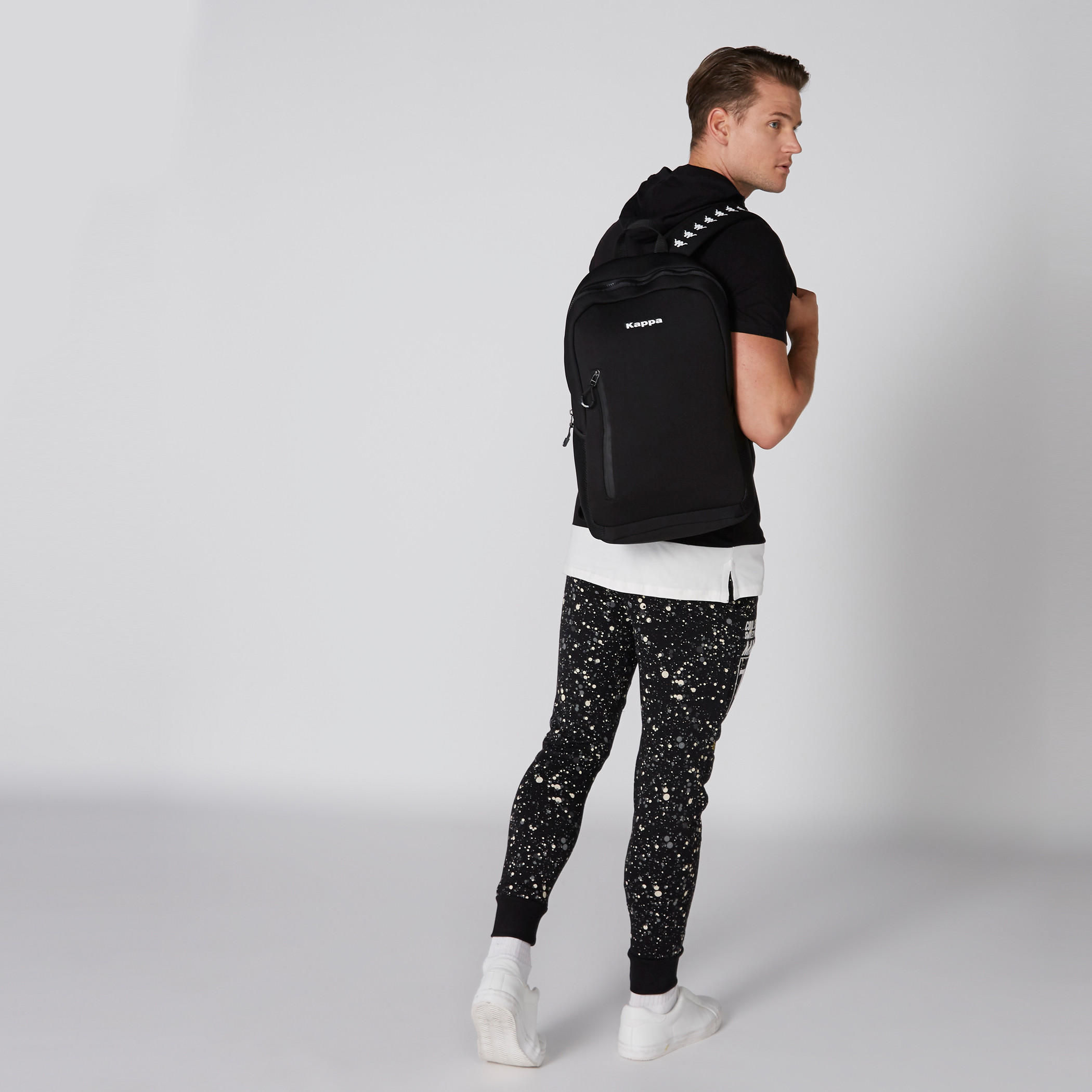 بنطال رياضي طويل بجيوب ونقش سمايلي وورلد-men-clothing-bottoms-joggers-image-3