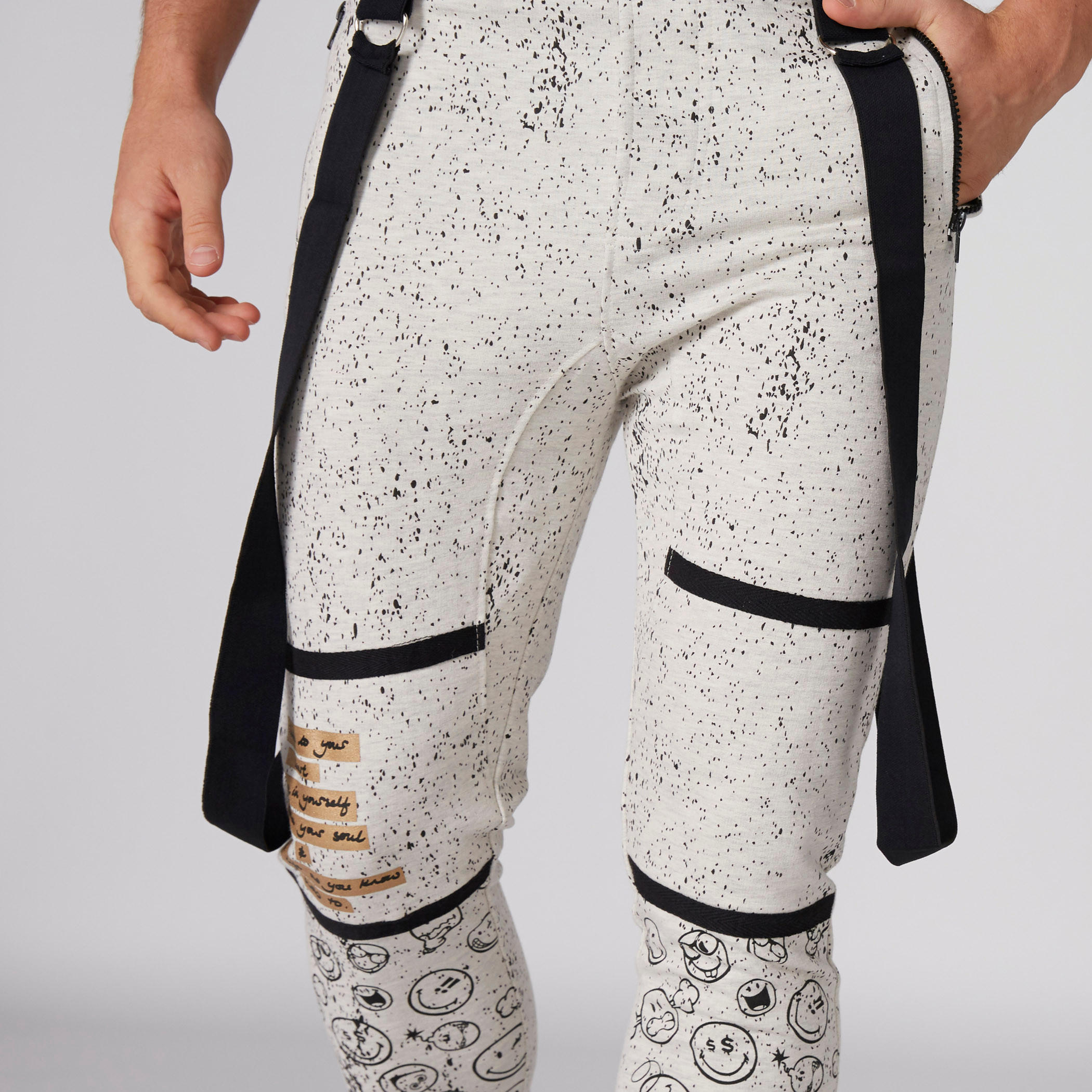 بنطال رياضي طويل بخصر مطاطي مزيّن بطبعات سمايلي وورلد-men-clothing-bottoms-joggers-image-4
