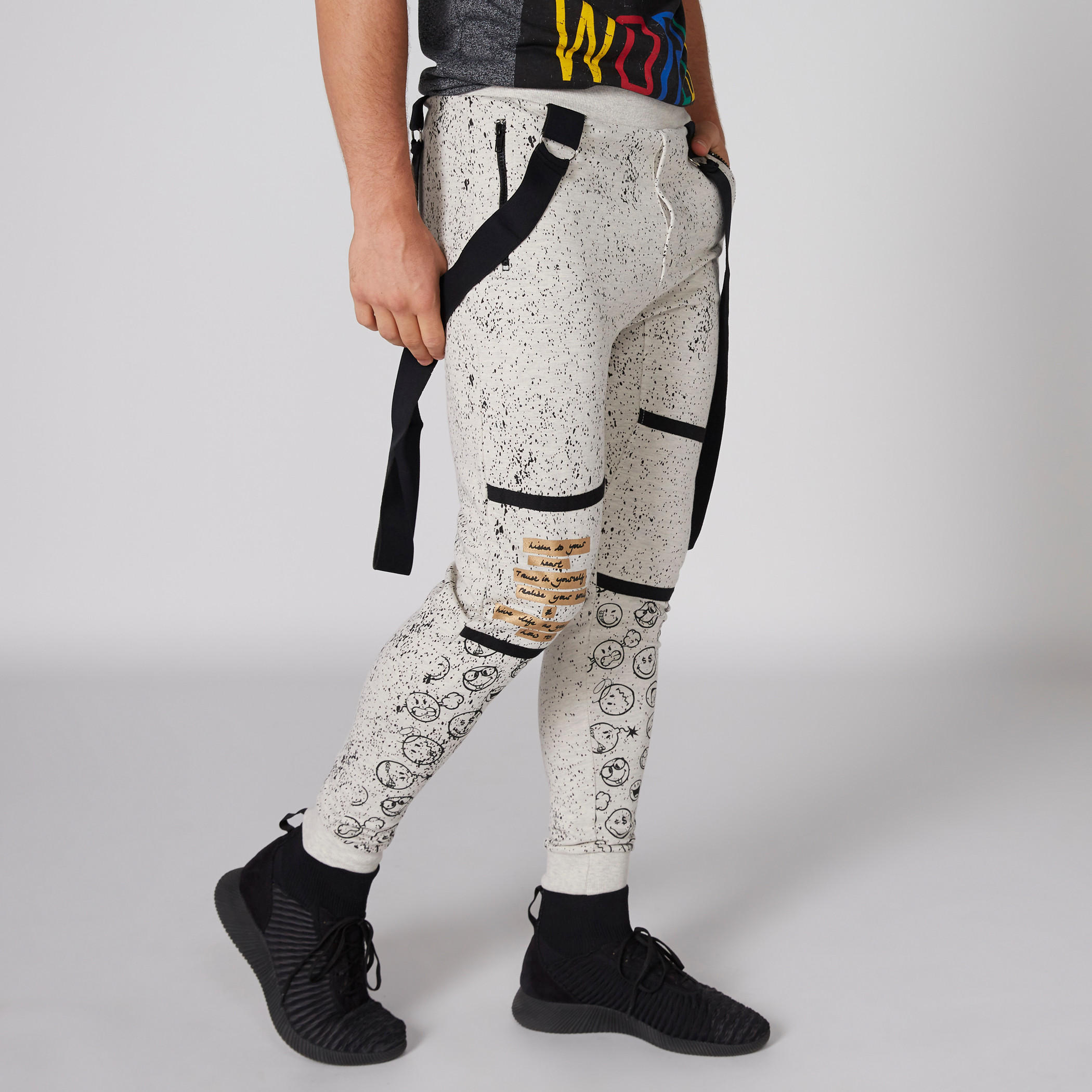 بنطال رياضي طويل بخصر مطاطي مزيّن بطبعات سمايلي وورلد-men-clothing-bottoms-joggers-image-5