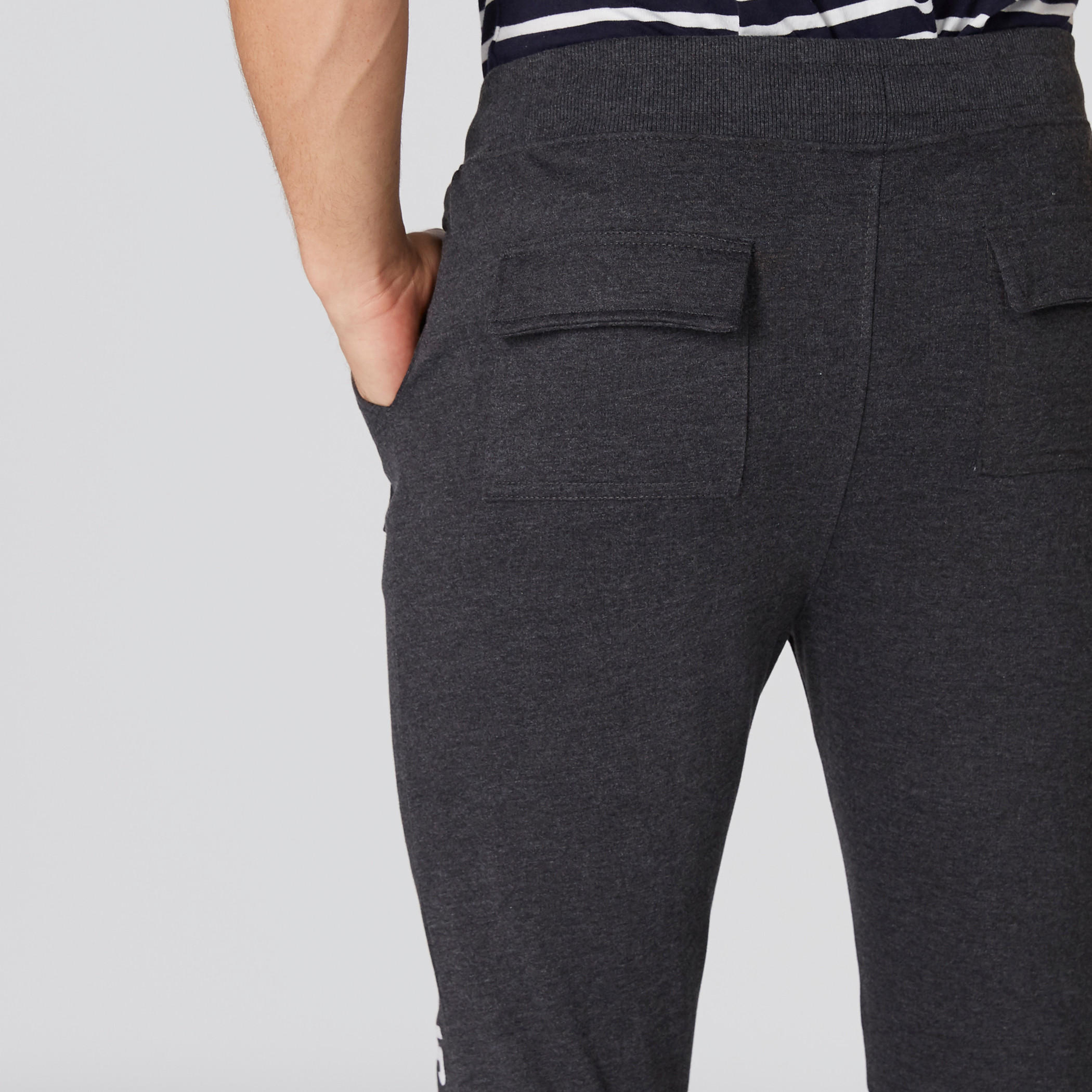 بنطال رياضي طويل بجيوب ونقش سمايلي وورلد-men-clothing-bottoms-joggers-image-5