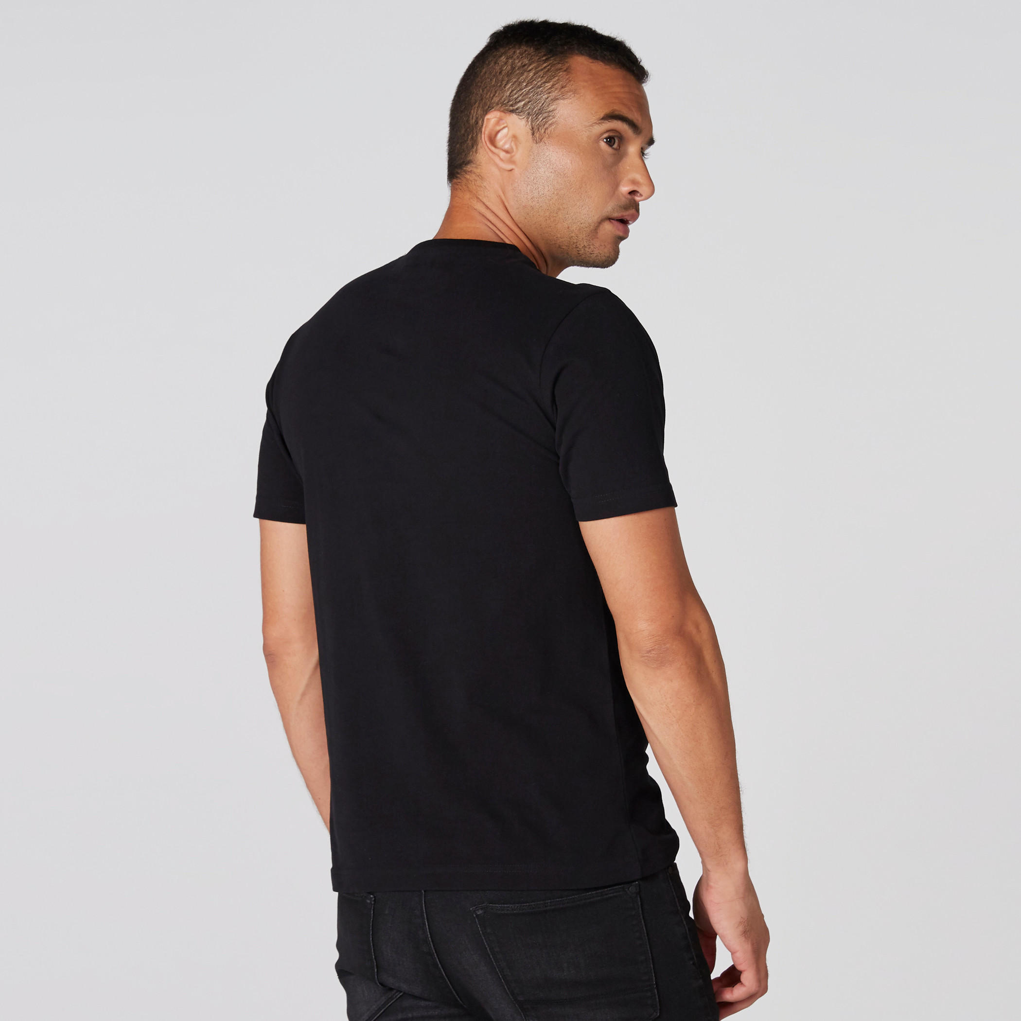 تيشيرت بياقة ضيّقة وأكمام قصيرة وطبعات سمايلي وورلد-men-clothing-tshirtsandpolos-tshirts-image-2