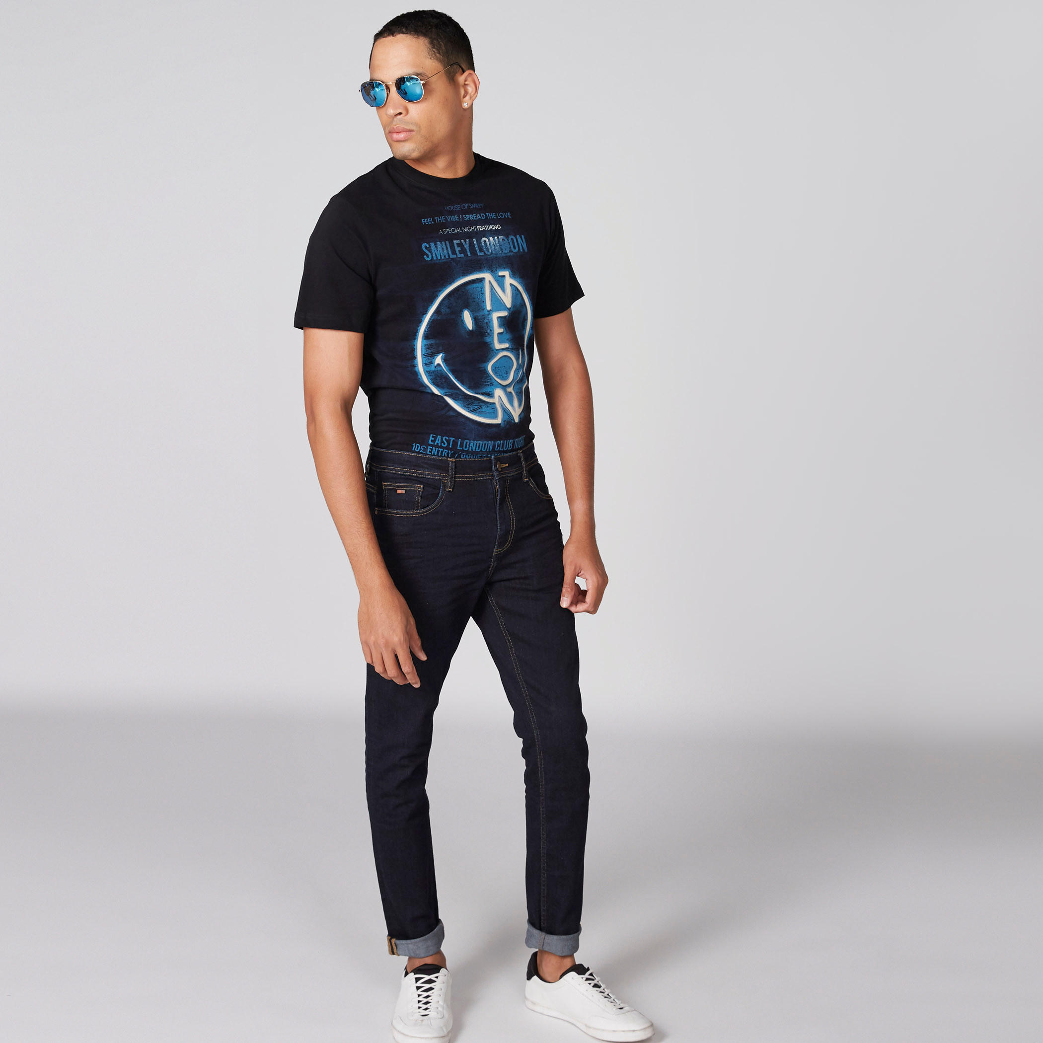 تيشيرت بياقة مستديرة وأكمام قصيرة وطبعات سمايلي وورلد-men-clothing-tshirtsandpolos-tshirts-image-3