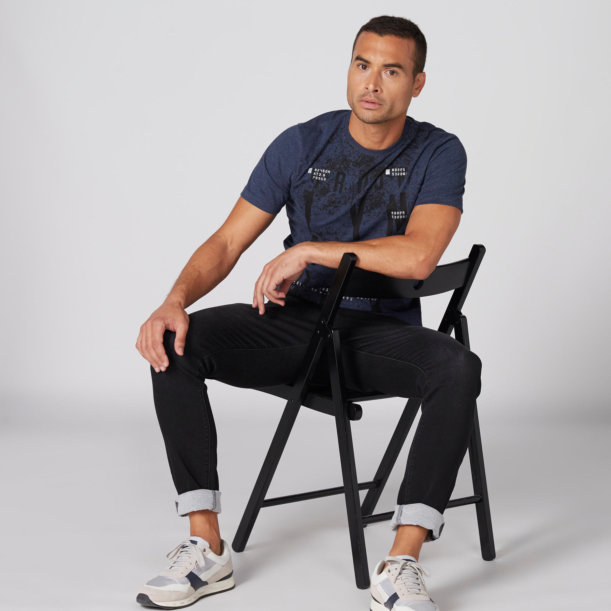 تيشيرت بياقة ضيّقة وأكمام قصيرة وطبعات سمايلي وورلد-men-clothing-tshirtsandpolos-tshirts-image-3