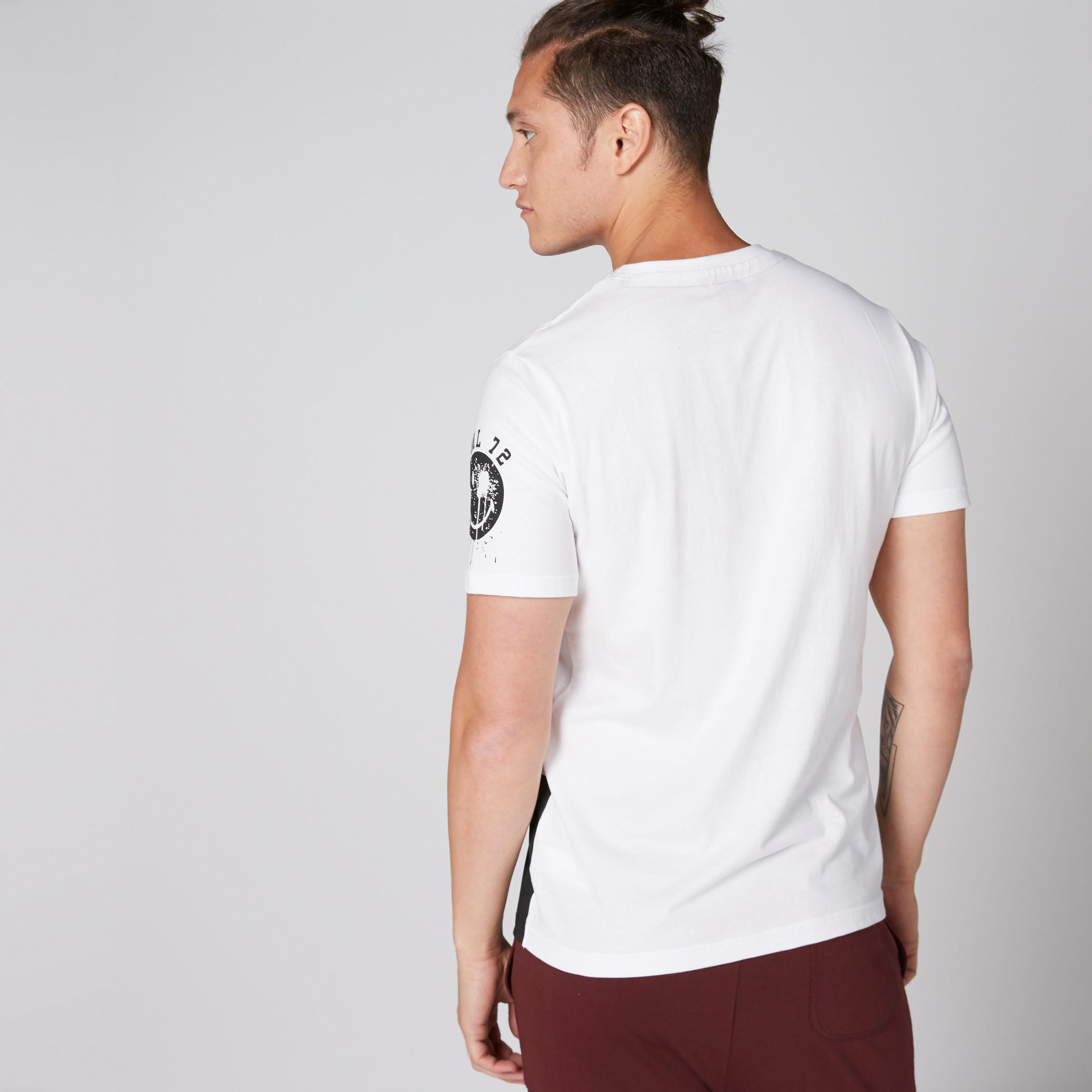 تيشيرت بياقة ضيّقة وأكمام قصيرة وطبعات سمايلي وورلد-men-clothing-tshirtsandpolos-tshirts-image-2