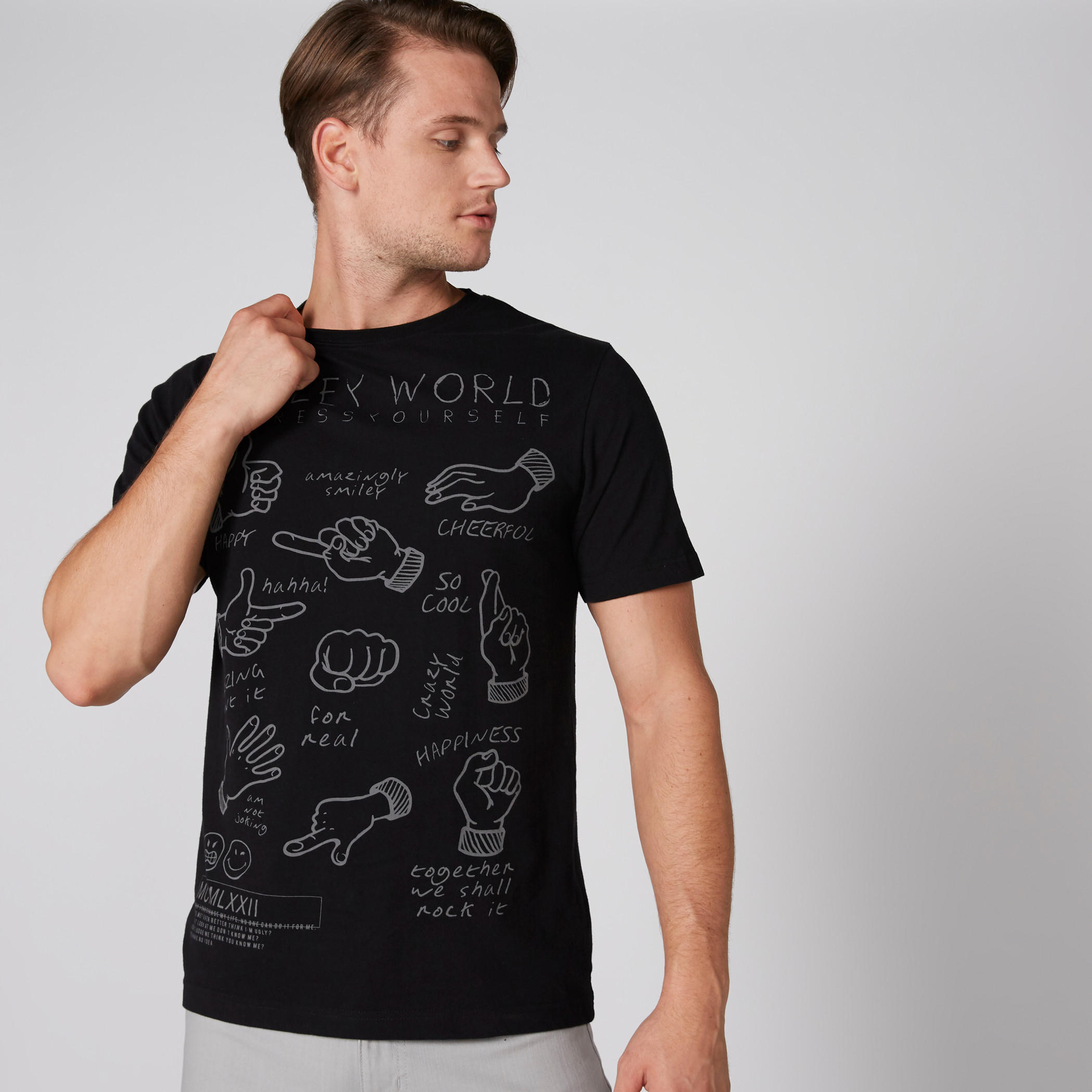 تيشيرت بياقة مستديرة وأكمام قصيرة وطبعات سمايلي وورلد-men-clothing-tshirtsandpolos-tshirts-image-1
