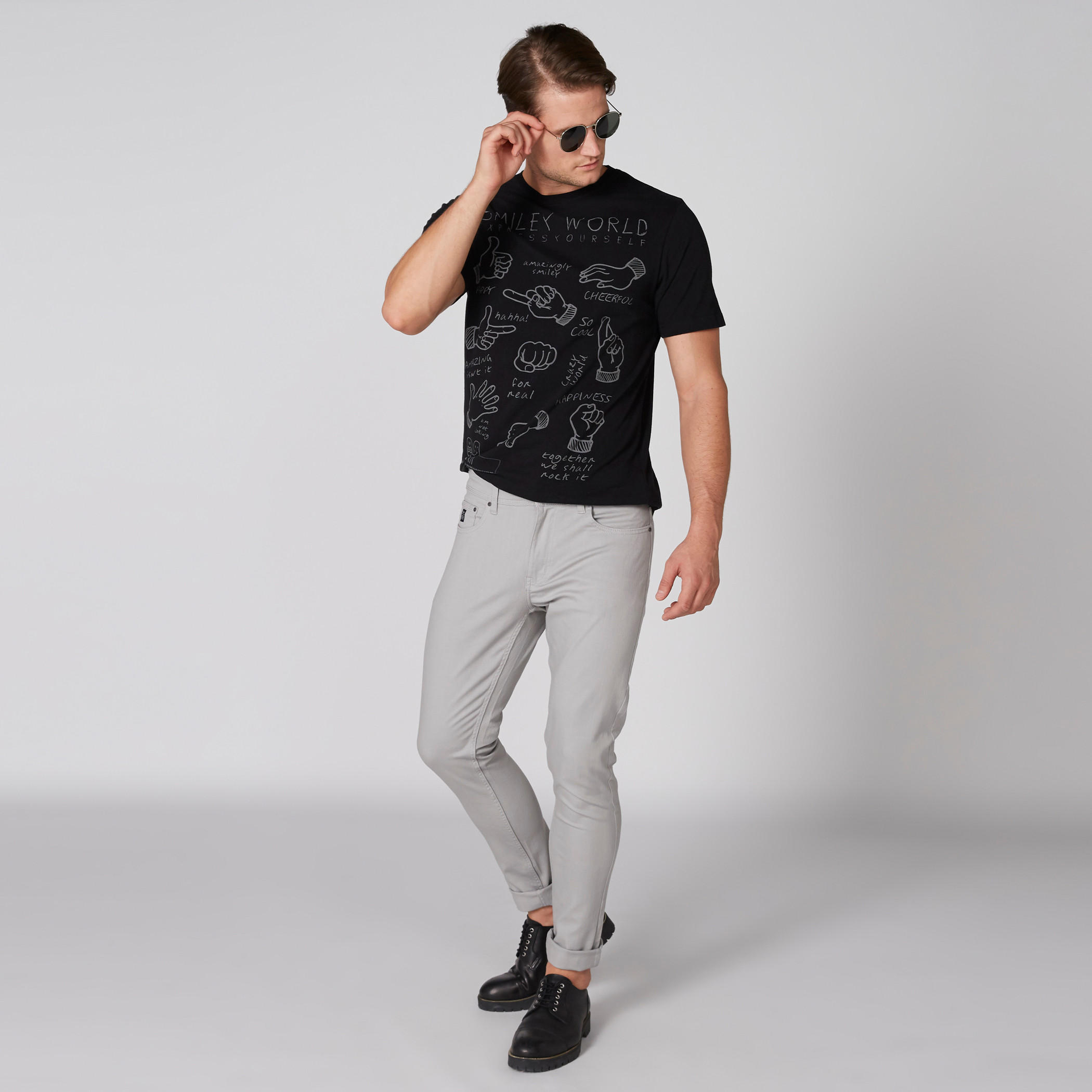 تيشيرت بياقة مستديرة وأكمام قصيرة وطبعات سمايلي وورلد-men-clothing-tshirtsandpolos-tshirts-image-3