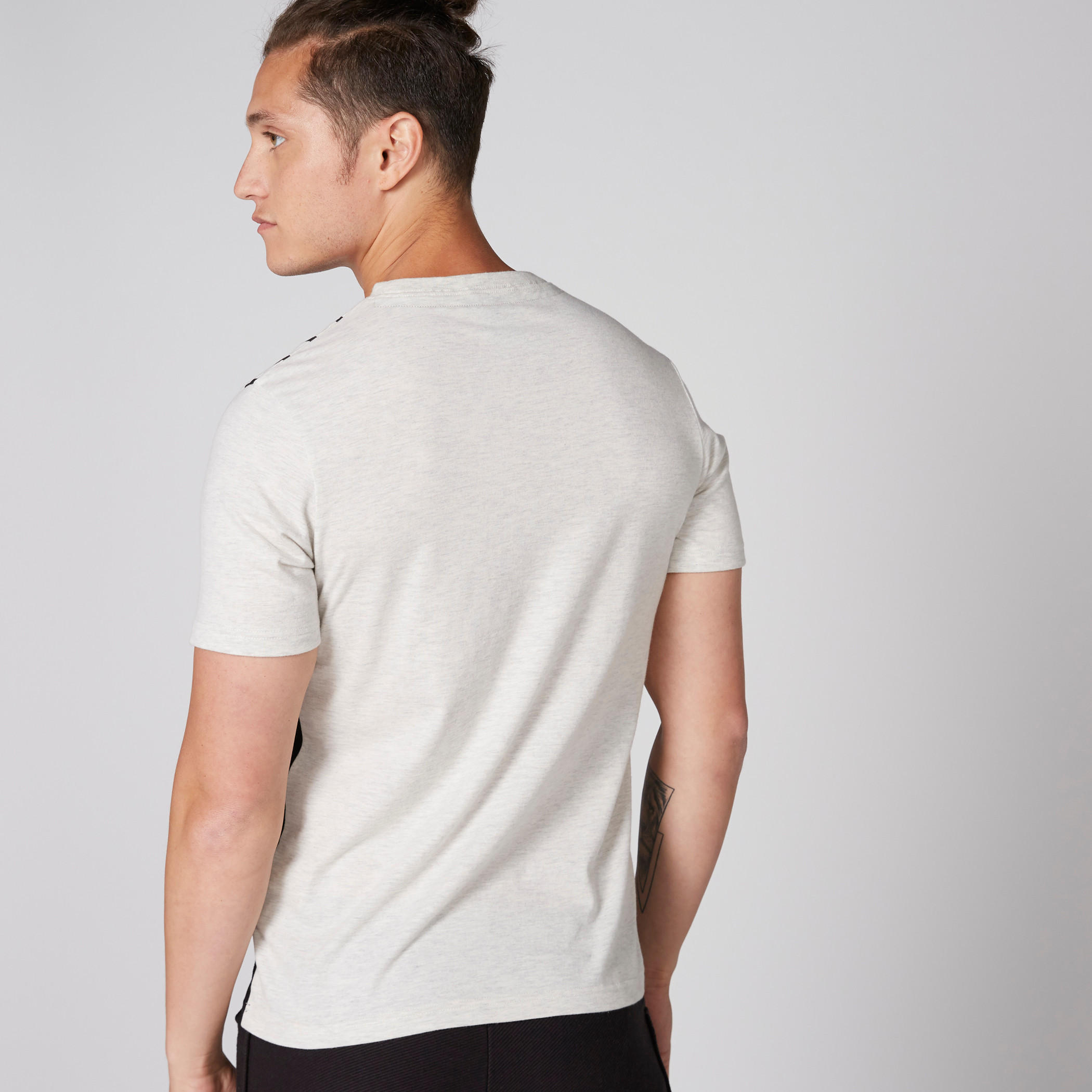 تيشيرت بياقة ضيّقة وأكمام قصيرة وطبعات سمايلي وورلد-men-clothing-tshirtsandpolos-tshirts-image-2