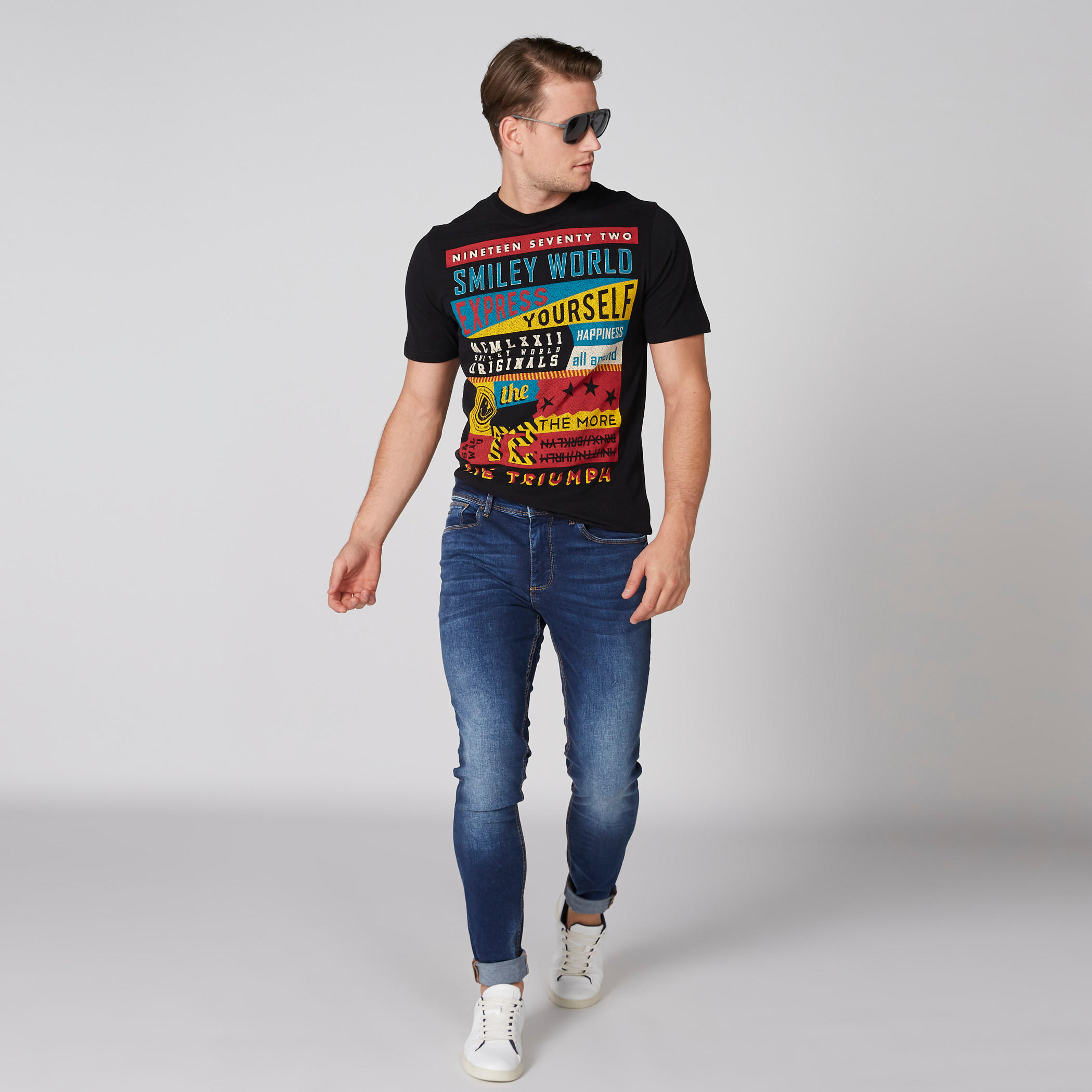 تيشيرت بياقة مستديرة وأكمام قصيرة وطبعات سمايلي وورلد-men-clothing-tshirtsandpolos-tshirts-image-3