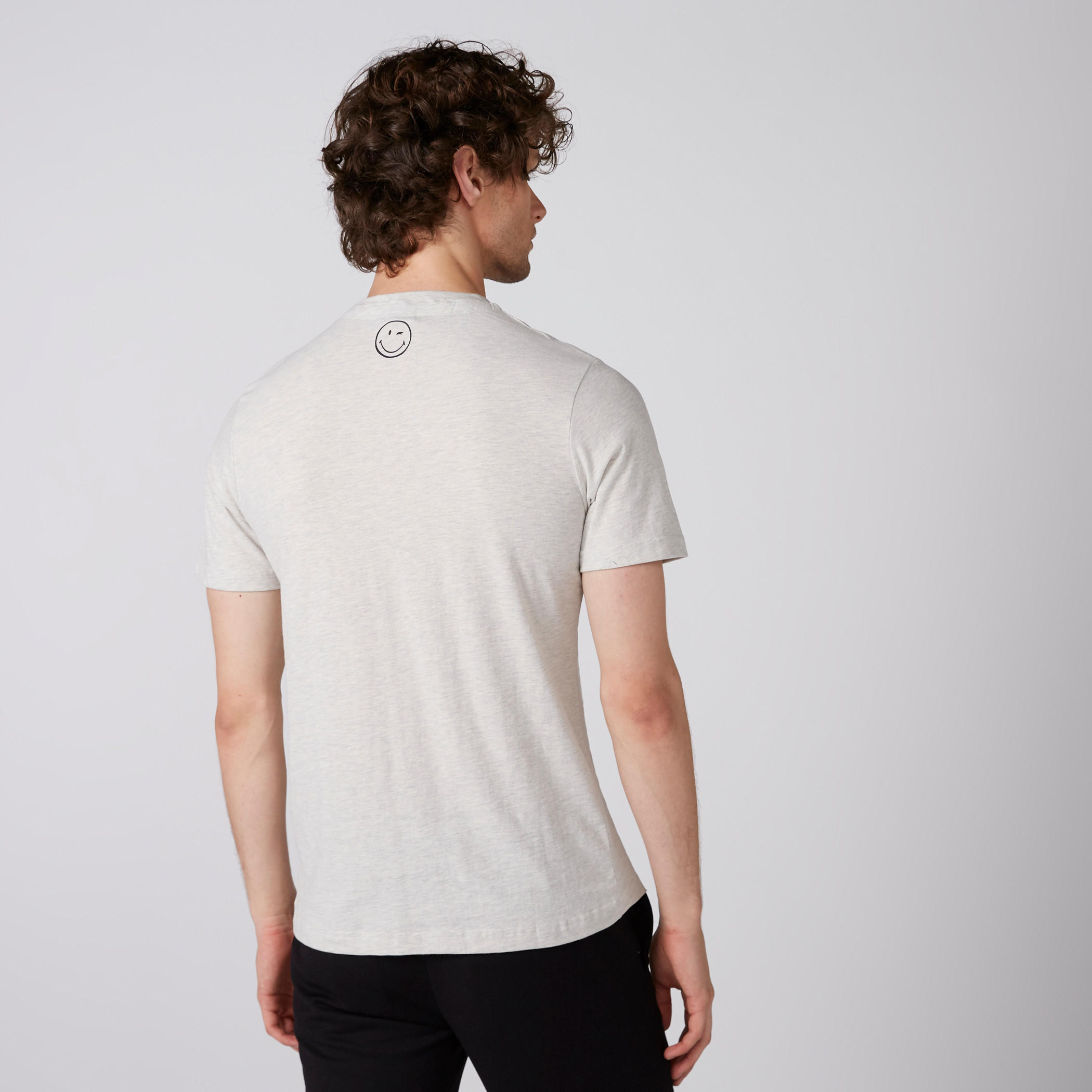تيشيرت بطبعات سمايلي وورلد بأكمام قصيرة وياقة ضيقة-men-clothing-tshirtsandpolos-tshirts-image-1