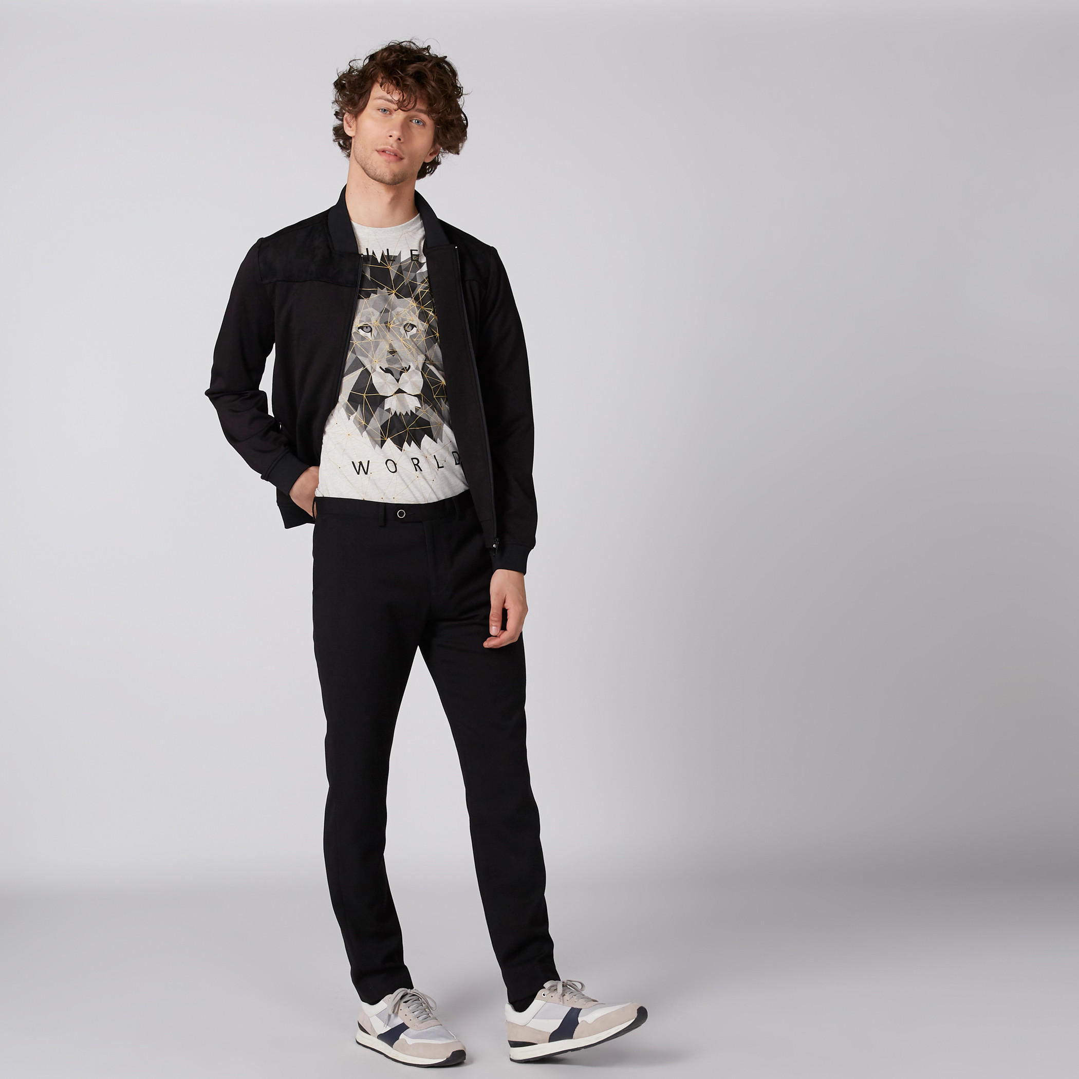 تيشيرت بطبعات سمايلي وورلد بأكمام قصيرة وياقة ضيقة-men-clothing-tshirtsandpolos-tshirts-image-3