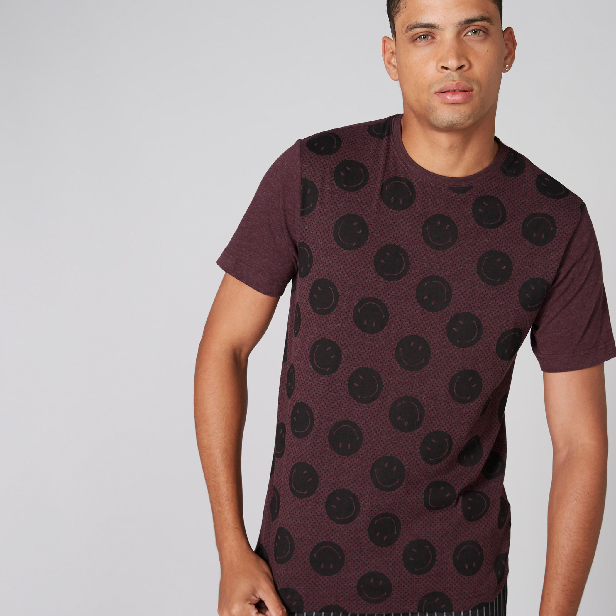 تيشيرت بياقة مستديرة وأكمام قصيرة وطبعات سمايلي وورلد-men-clothing-tshirtsandpolos-tshirts-image-1