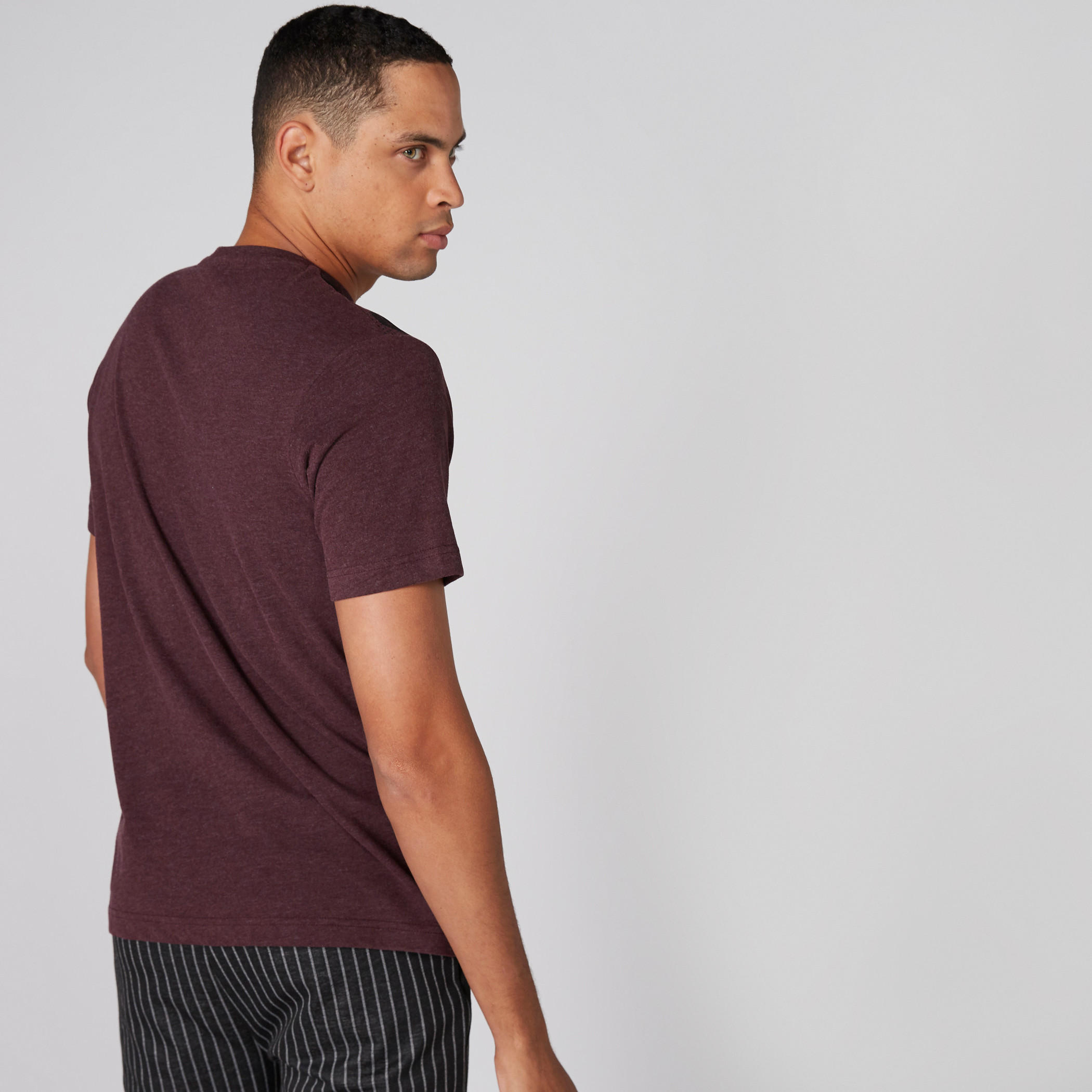 تيشيرت بياقة مستديرة وأكمام قصيرة وطبعات سمايلي وورلد-men-clothing-tshirtsandpolos-tshirts-image-2