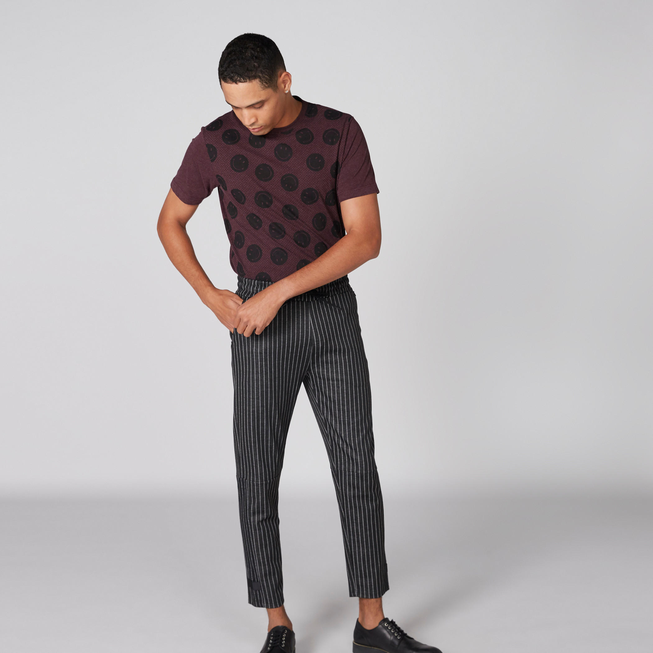 تيشيرت بياقة مستديرة وأكمام قصيرة وطبعات سمايلي وورلد-men-clothing-tshirtsandpolos-tshirts-image-3