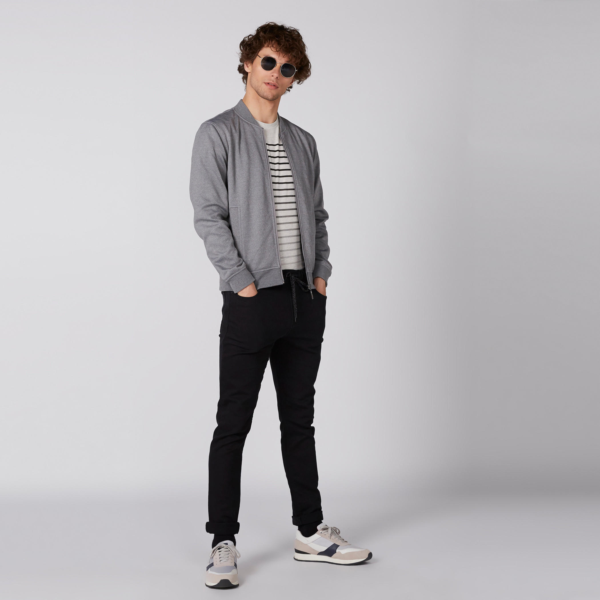 تيشيرت مقلم بياقة ضيقة وأكمام قصيرة من سمايلي وورلد-men-clothing-tshirtsandpolos-tshirts-image-2