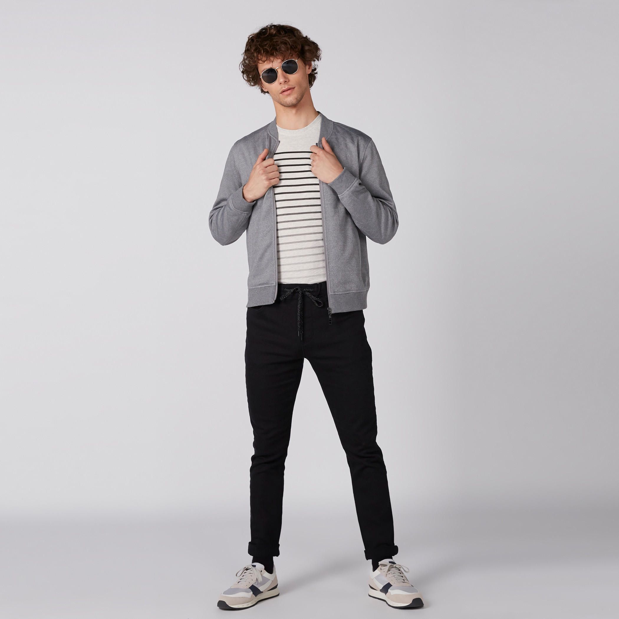 تيشيرت مقلم بياقة ضيقة وأكمام قصيرة من سمايلي وورلد-men-clothing-tshirtsandpolos-tshirts-image-3