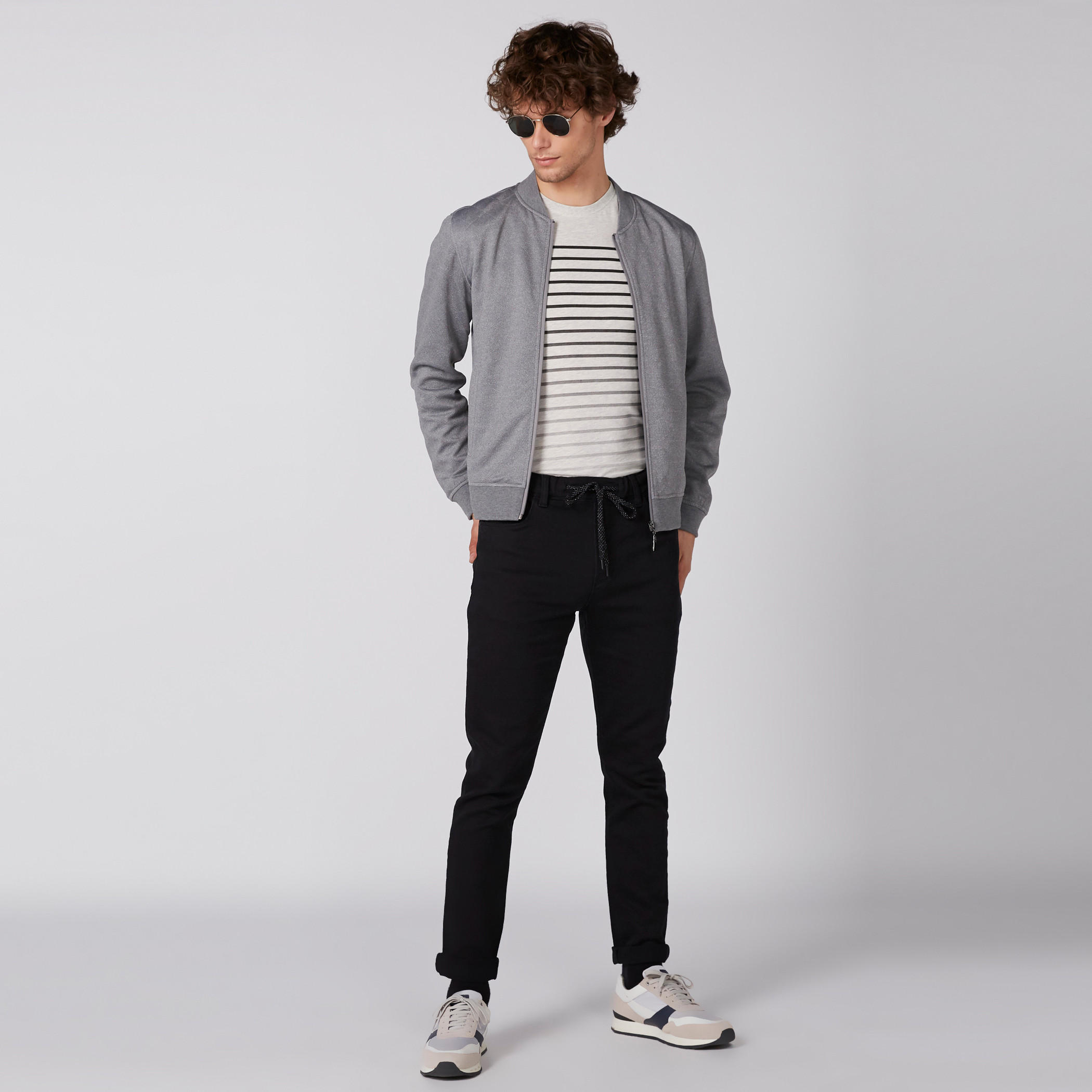 تيشيرت مقلم بياقة ضيقة وأكمام قصيرة من سمايلي وورلد-men-clothing-tshirtsandpolos-tshirts-image-4
