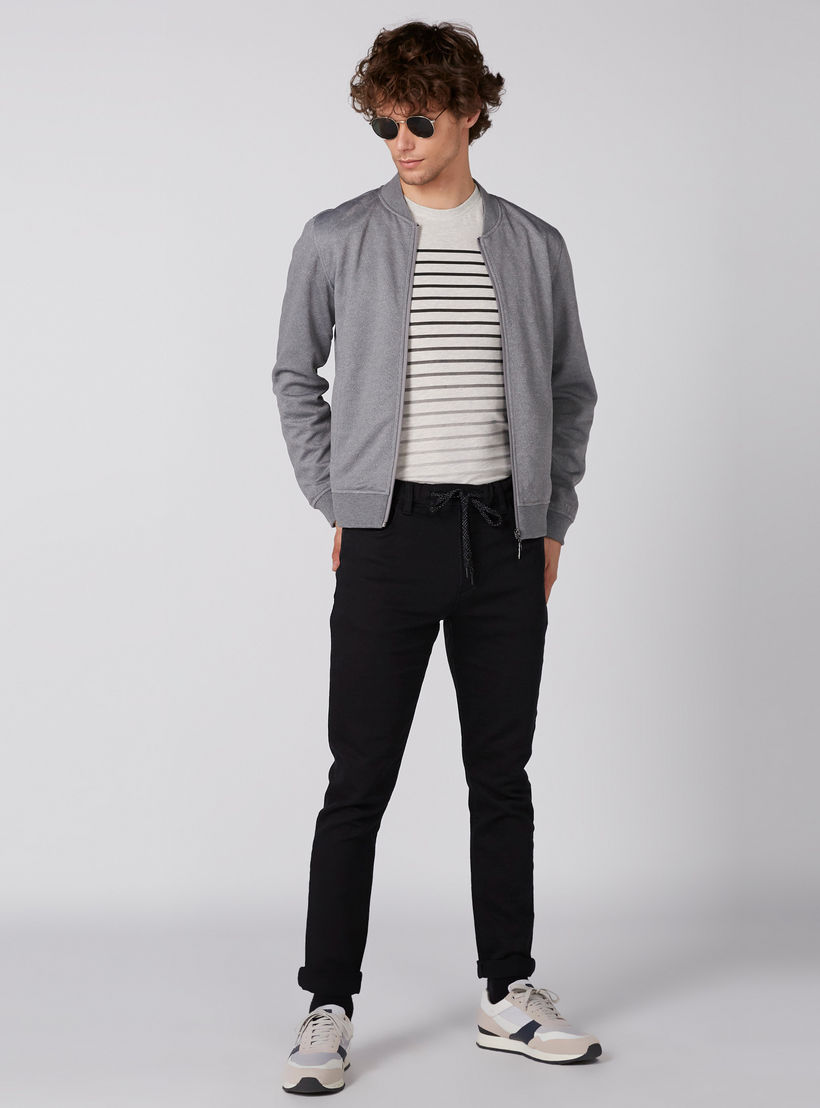 تيشيرت مقلم بياقة ضيقة وأكمام قصيرة من سمايلي وورلد-men-clothing-tshirtsandpolos-tshirts-image-4