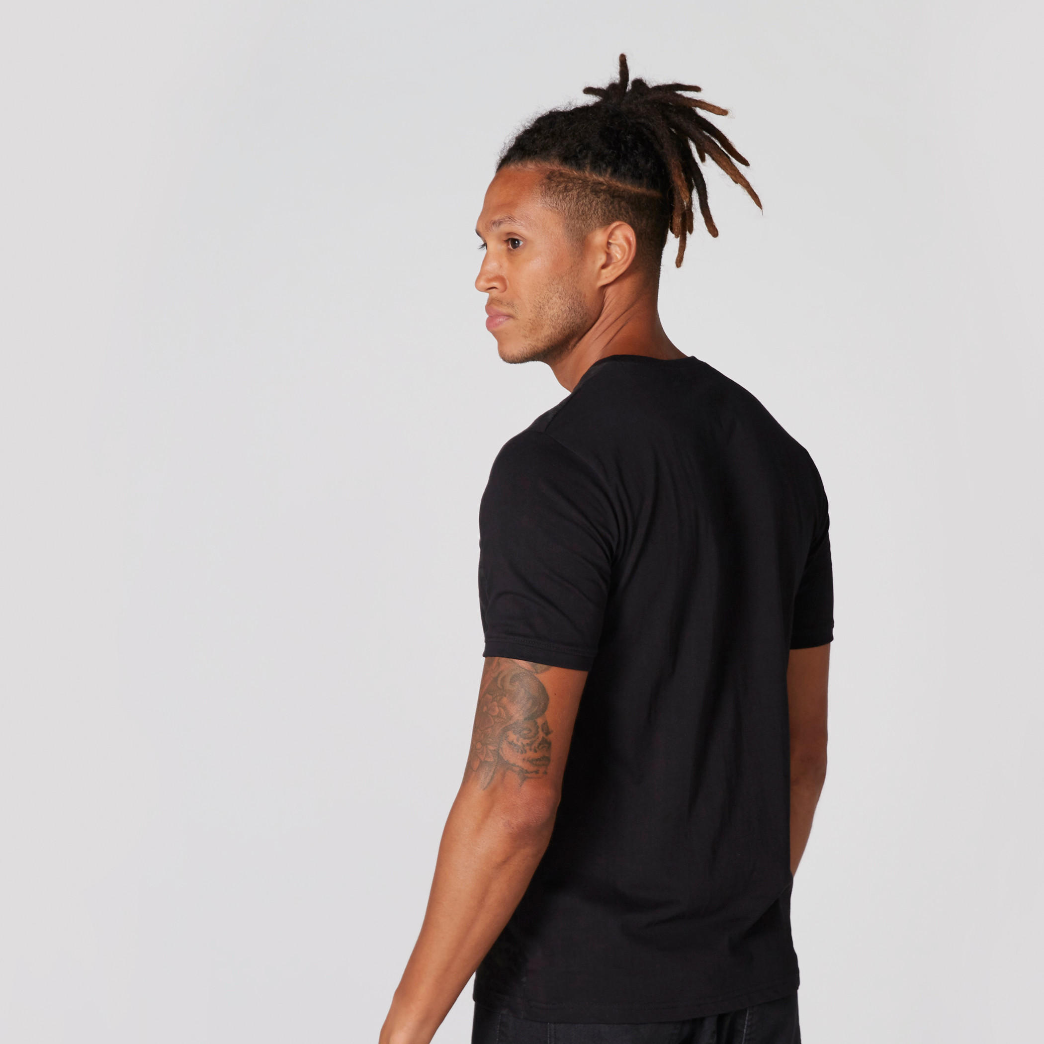 تيشيرت بياقة ضيّقة وأكمام قصيرة وطبعات سمايلي وورلد-men-clothing-tshirtsandpolos-tshirts-image-2