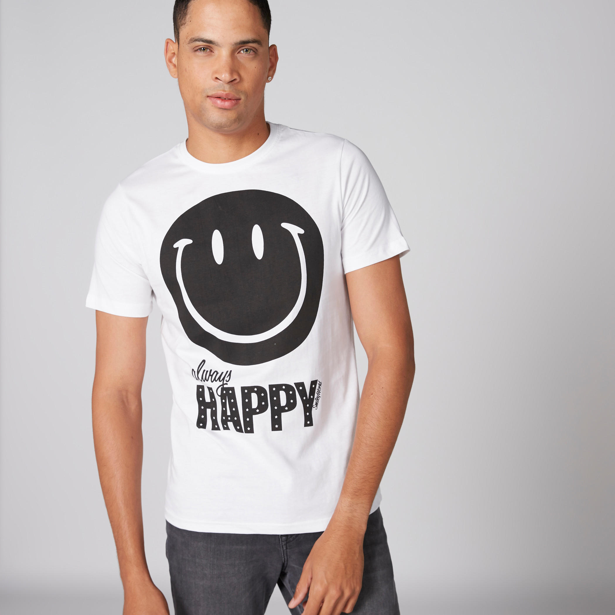 تيشيرت بياقة ضيّقة وأكمام قصيرة وطبعات سمايلي وورلد-men-clothing-tshirtsandpolos-tshirts-image-1